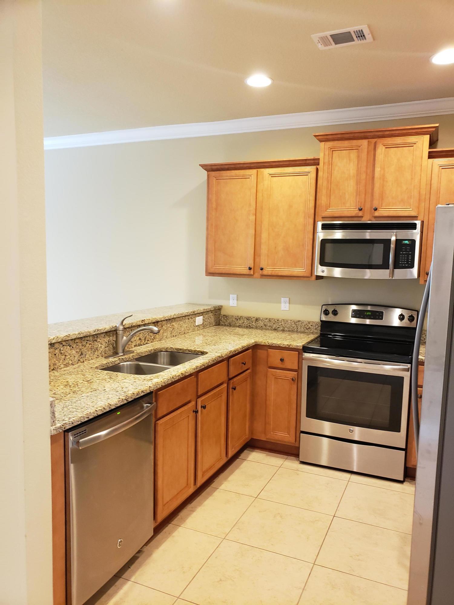 WATER OAKS T/H - Residential