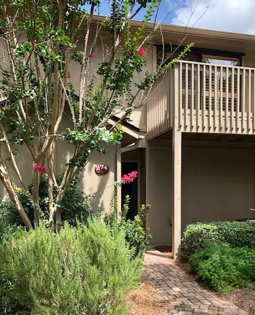 This immaculate townhome is like an ACE in tennis--Affordable, Classy, and Elegant. Recently renovated, it offers a pristine granite/stainless kitchen will all new appliances, classic Pottery Barn furnishings, gorgeous wood-like tile flooring, beautiful new vanities, and two screened porches. Cassine offers beach proximity as well as tennis and 2 pools (literally out the back door), stunning woodland trails, and restaurants and the 30A bike/walking path nearby. All you'll need to bring is your swimsuit and flip flops!