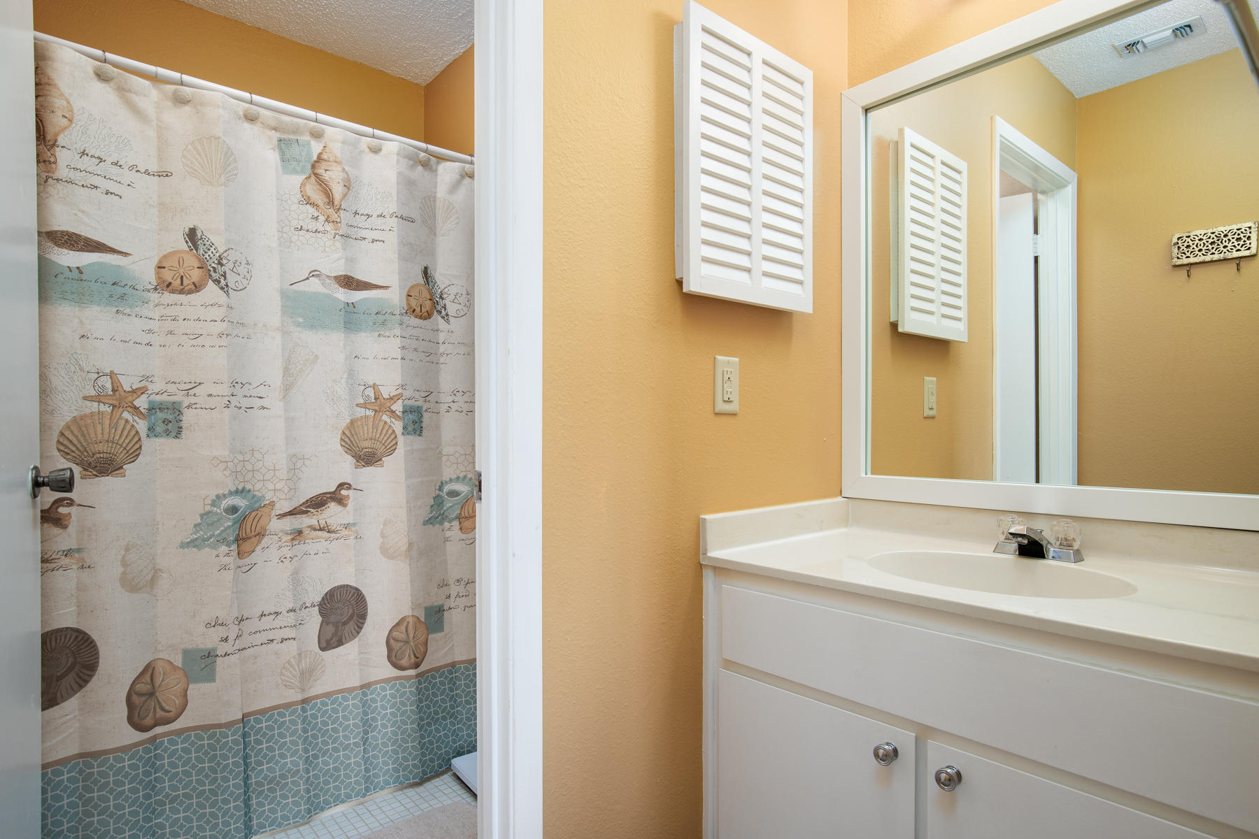 BAYOU VILLAGE CONDO PH 1 - Residential