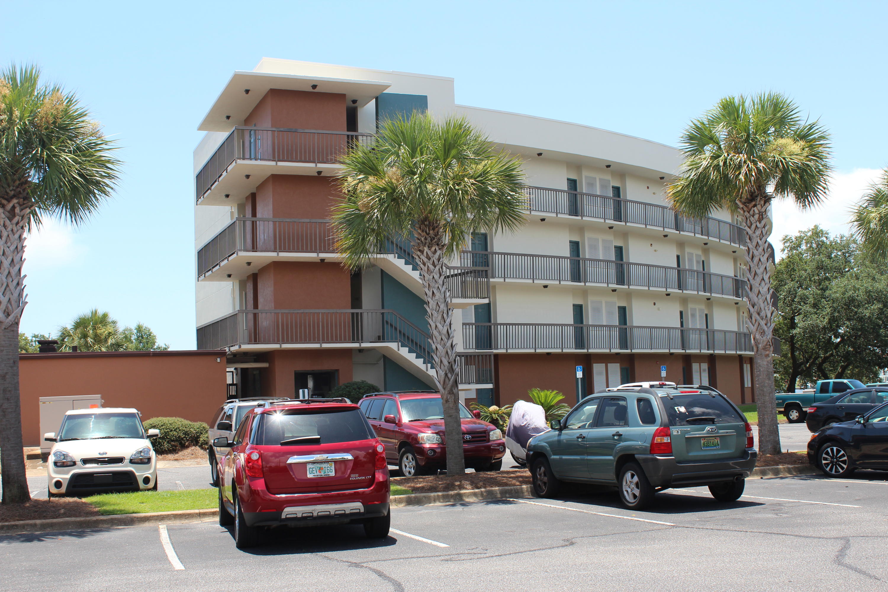 PIRATES BAY PH 1 - Residential