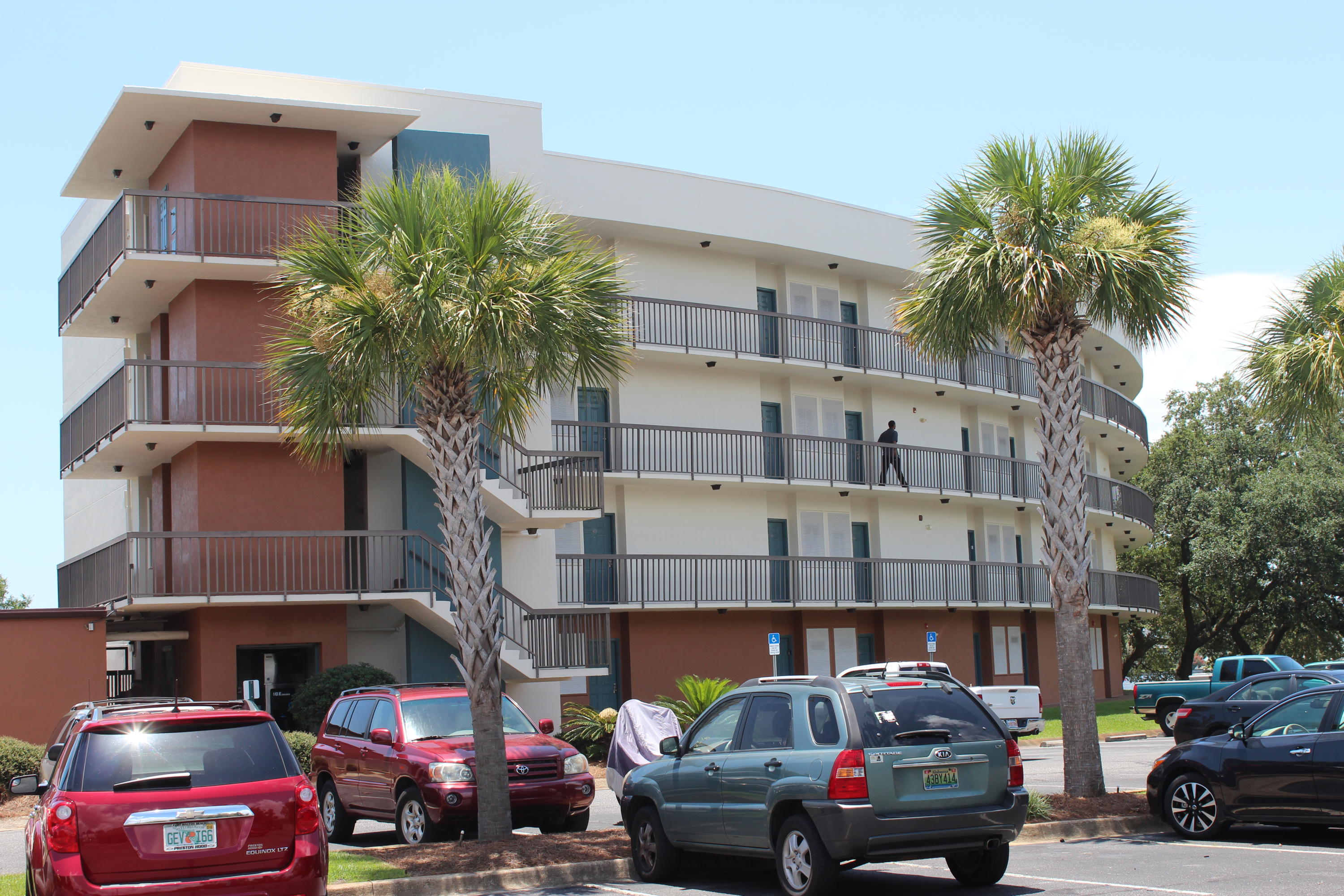 PIRATES BAY PH 1 - Residential