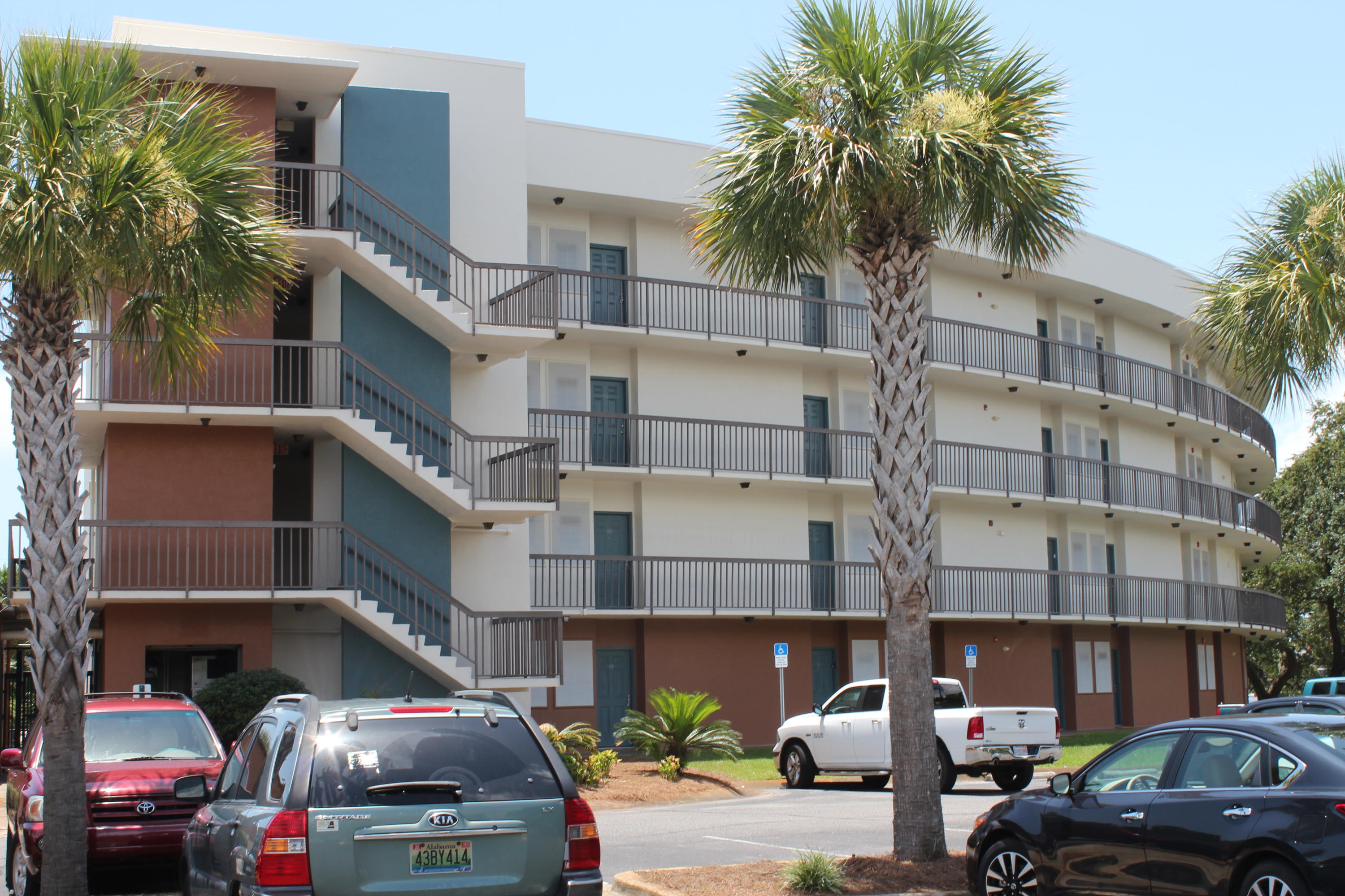 PIRATES BAY PH 1 - Residential