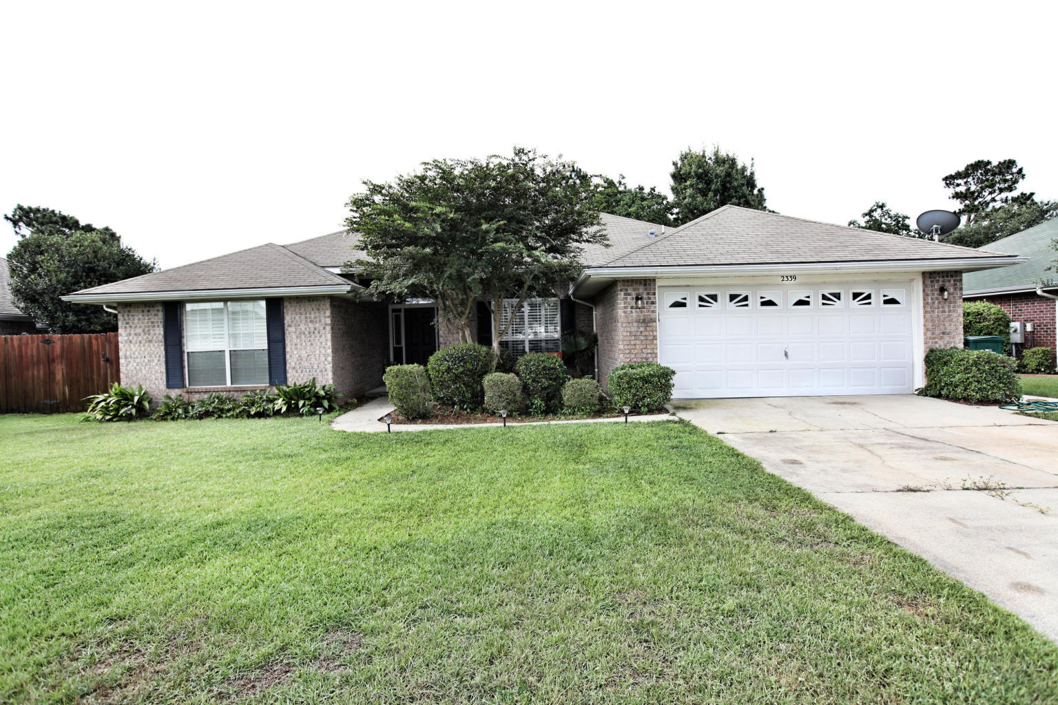 CREETWOODS - Residential Lease