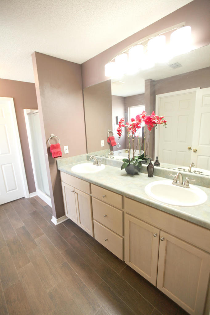 CREETWOODS - Residential Lease