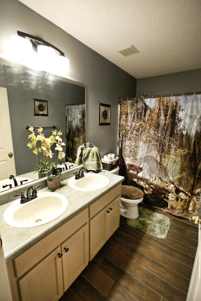 CREETWOODS - Residential Lease