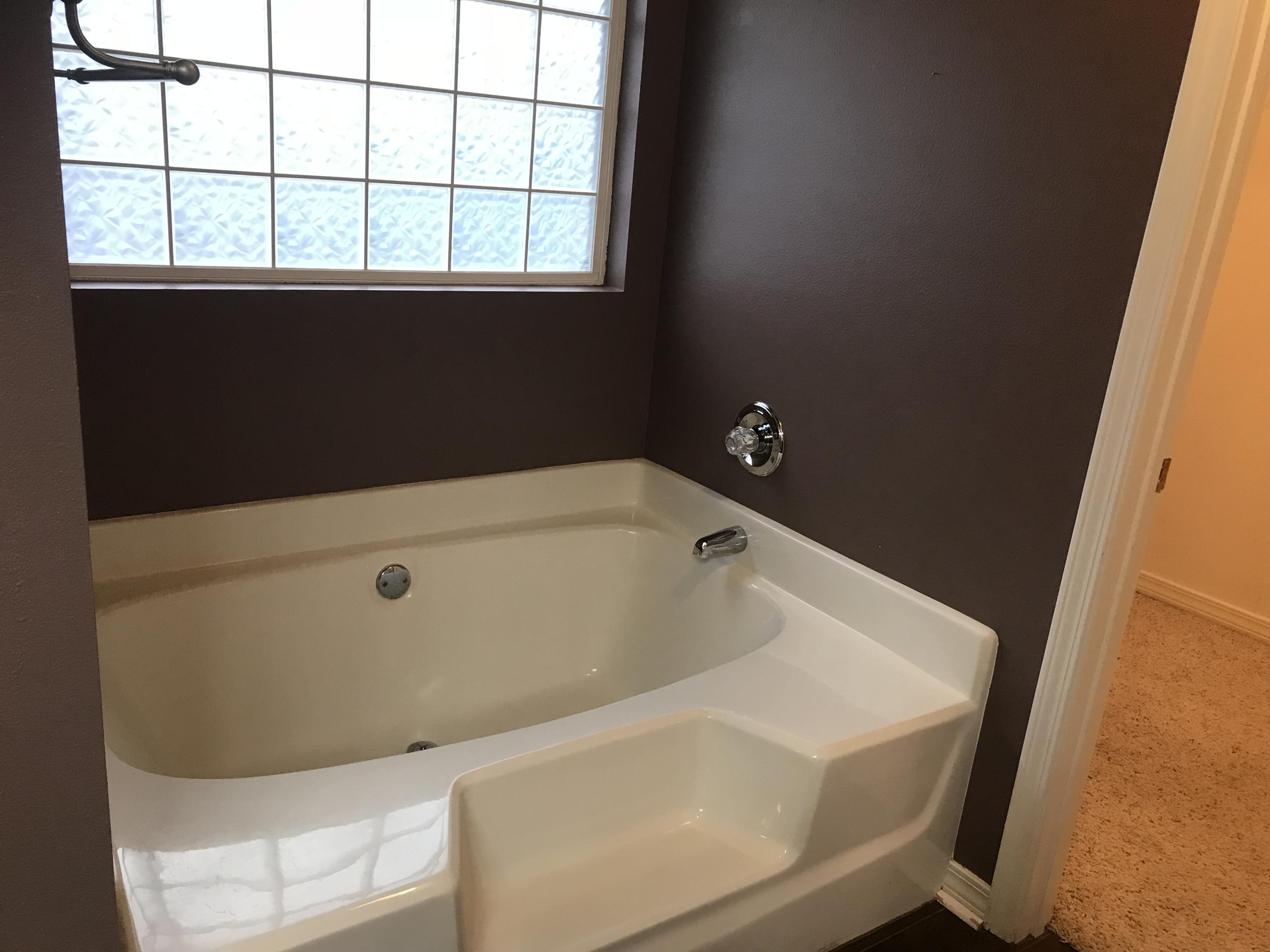 CREETWOODS - Residential Lease