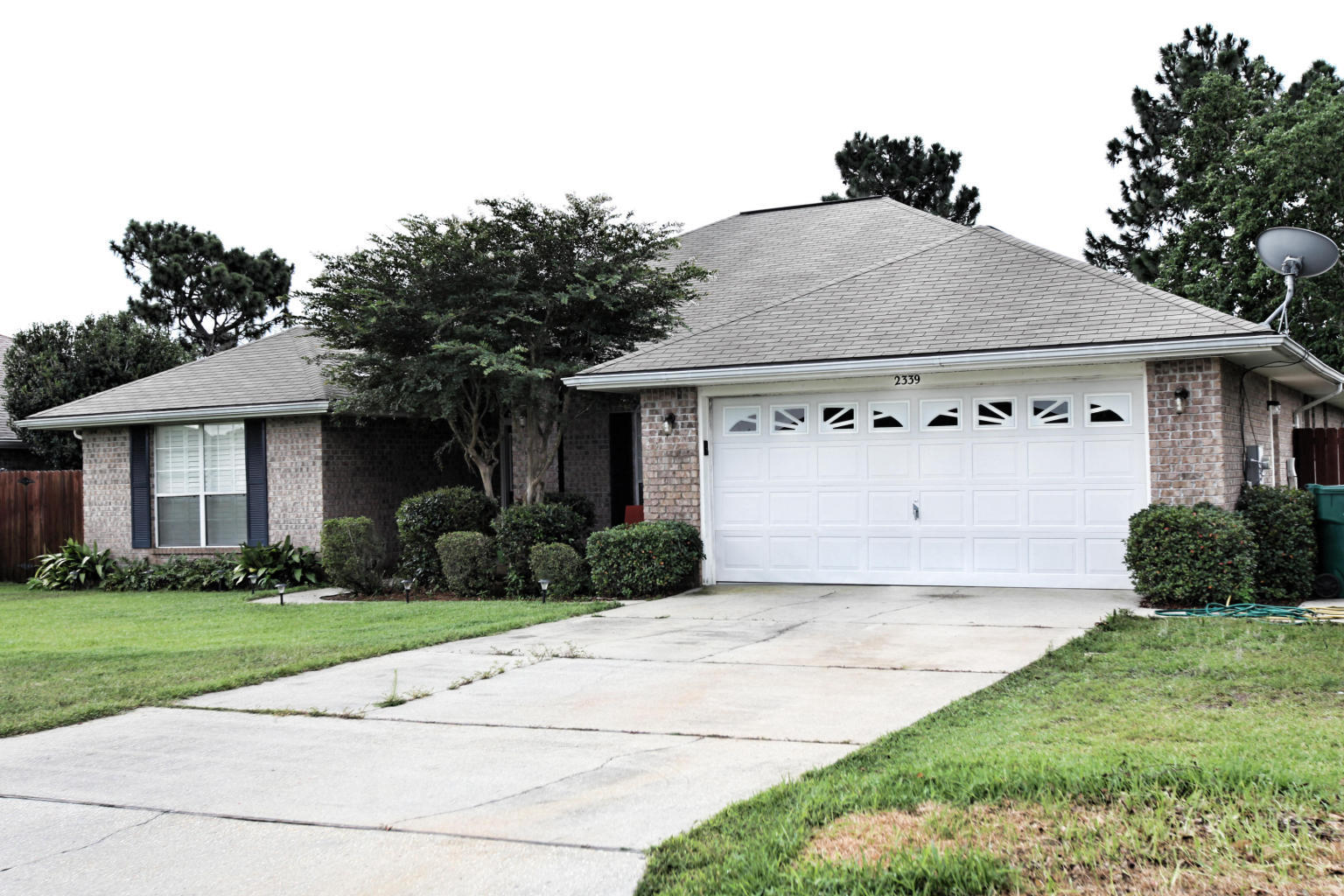 CREETWOODS - Residential Lease