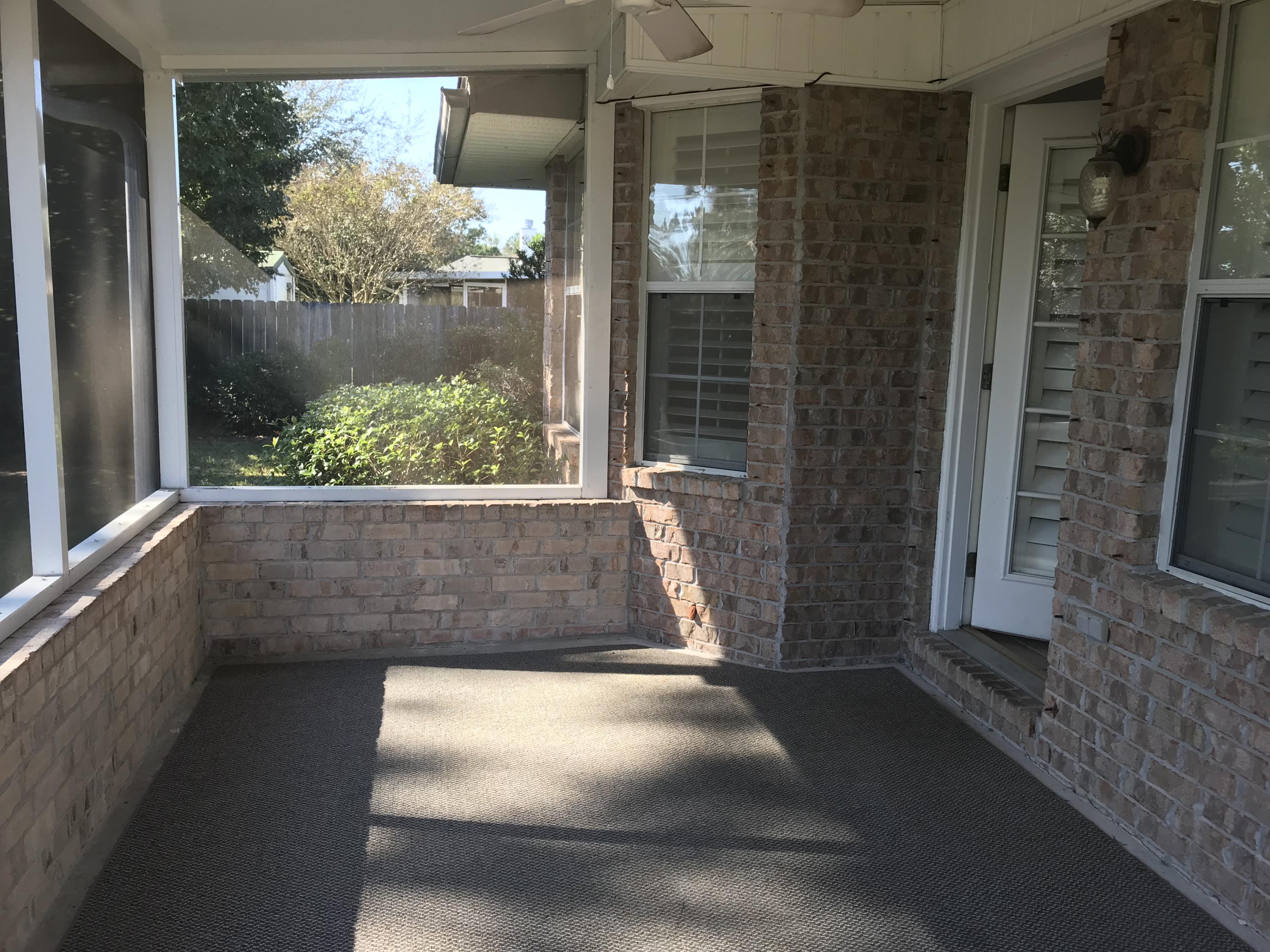 CREETWOODS - Residential Lease