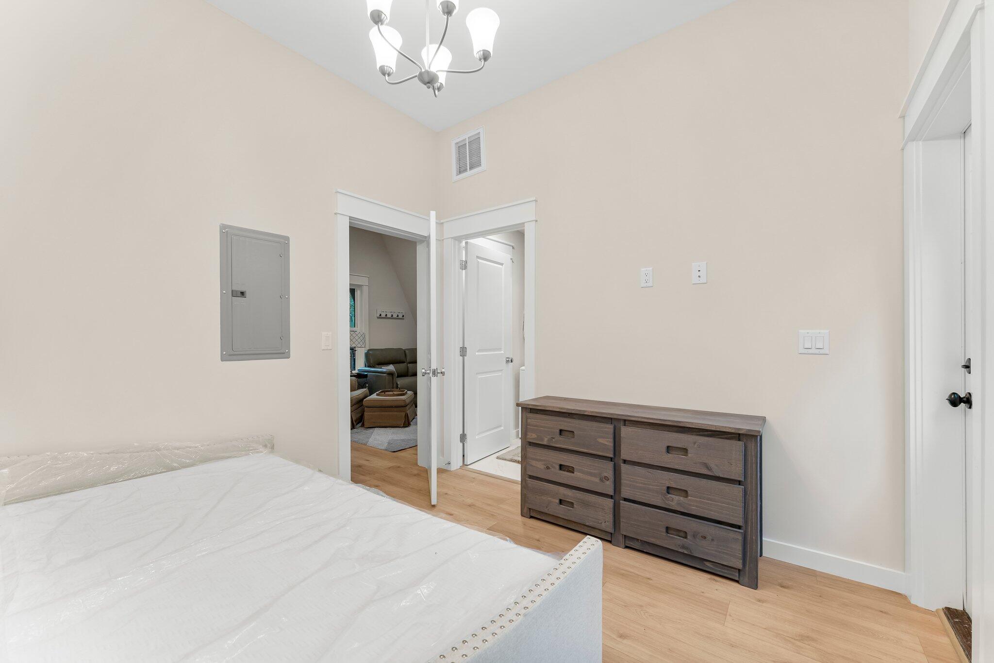 COWFORD - Residential Lease