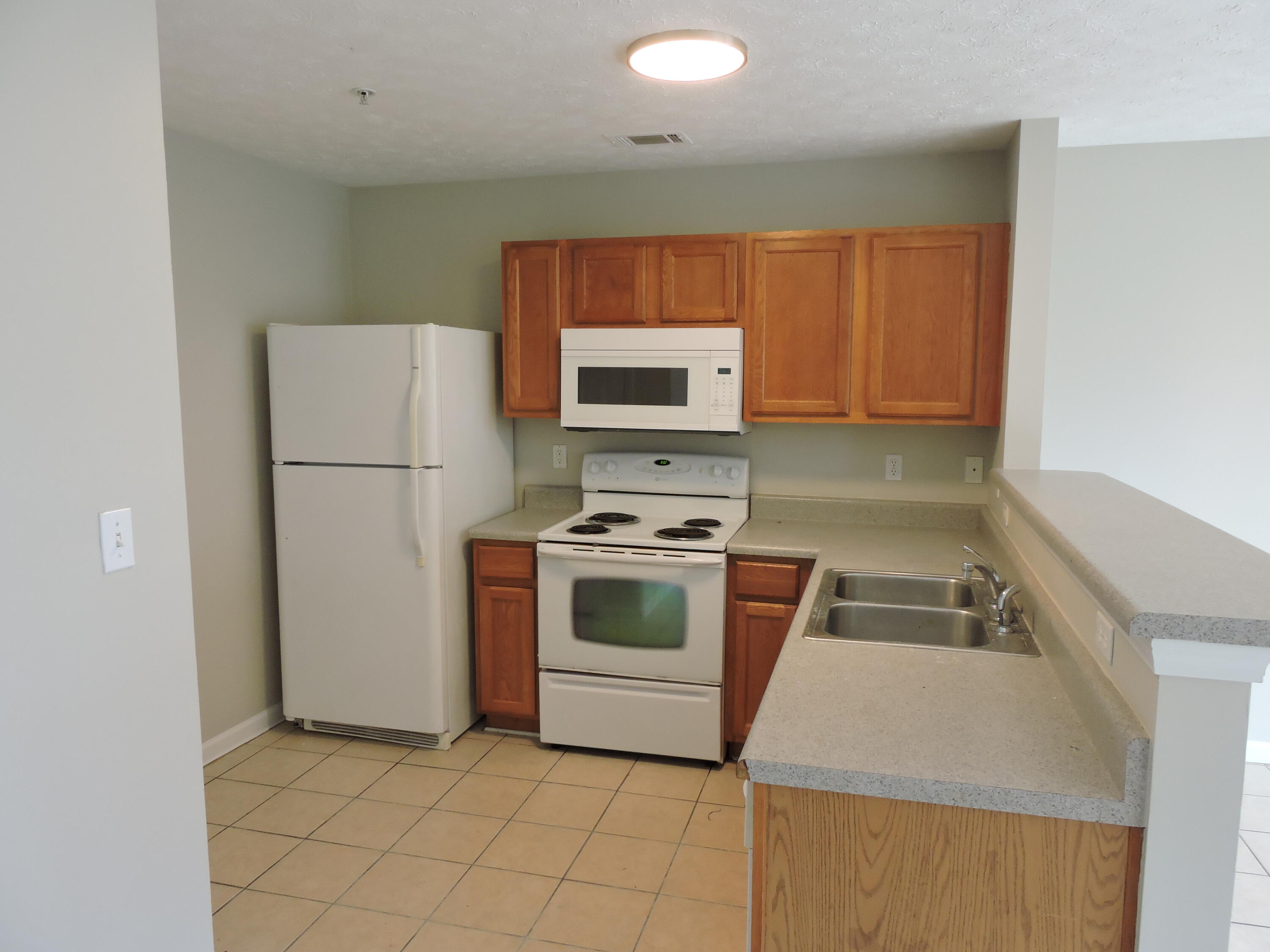 ROLLING PINES - Residential Lease