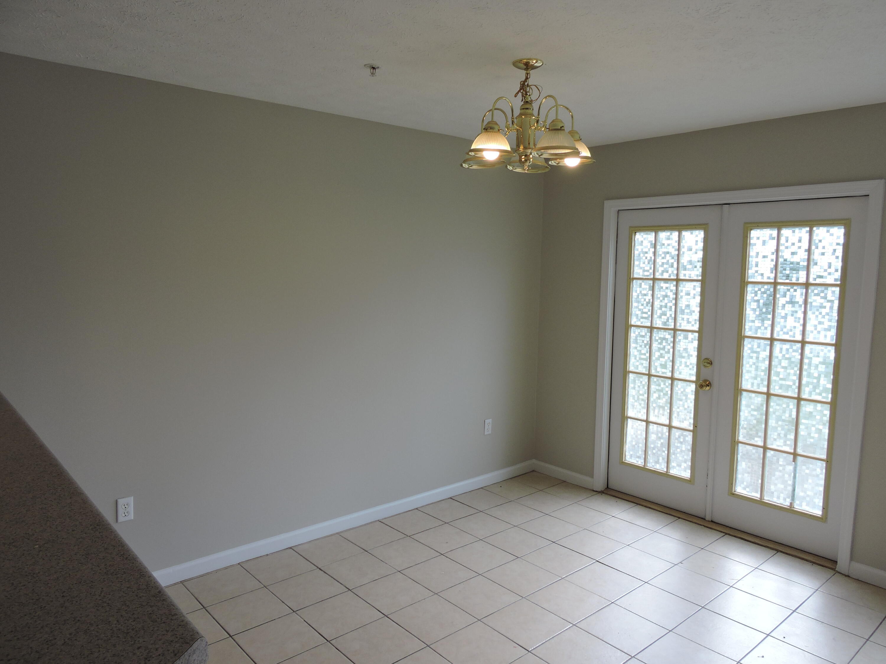 ROLLING PINES - Residential Lease