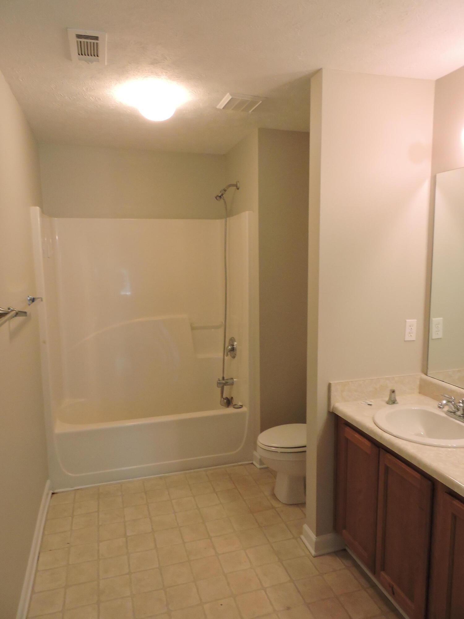 ROLLING PINES - Residential Lease
