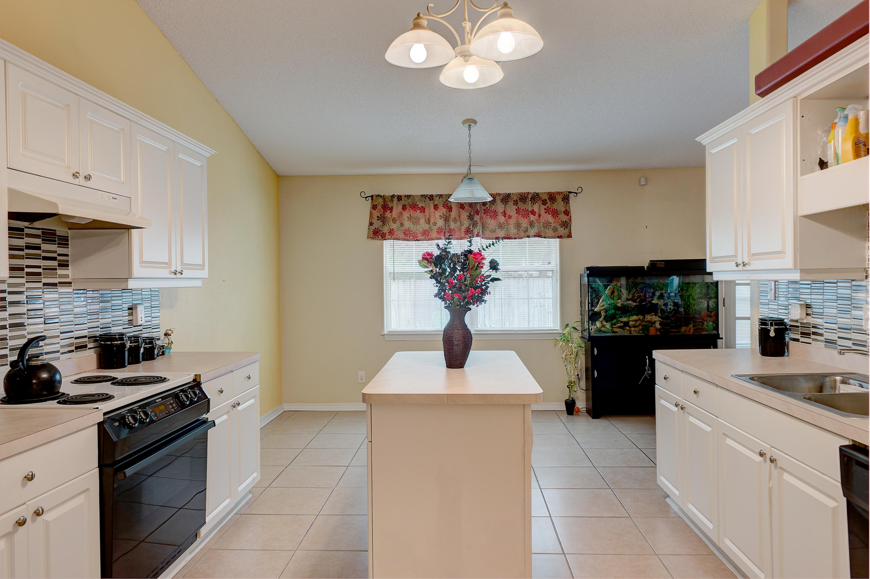 HIDDEN ESTATES - Residential