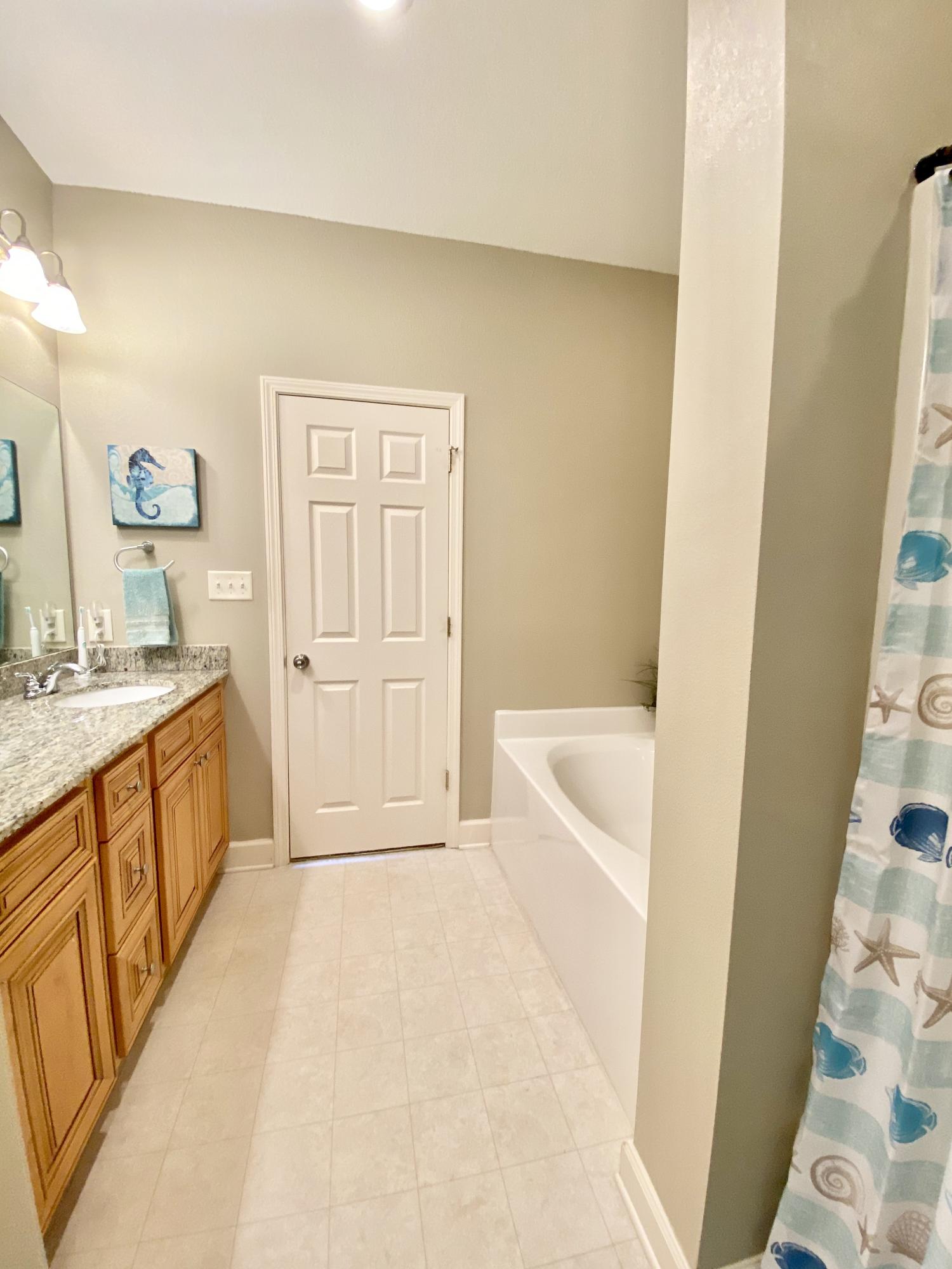 ARBOR LAKE - Residential