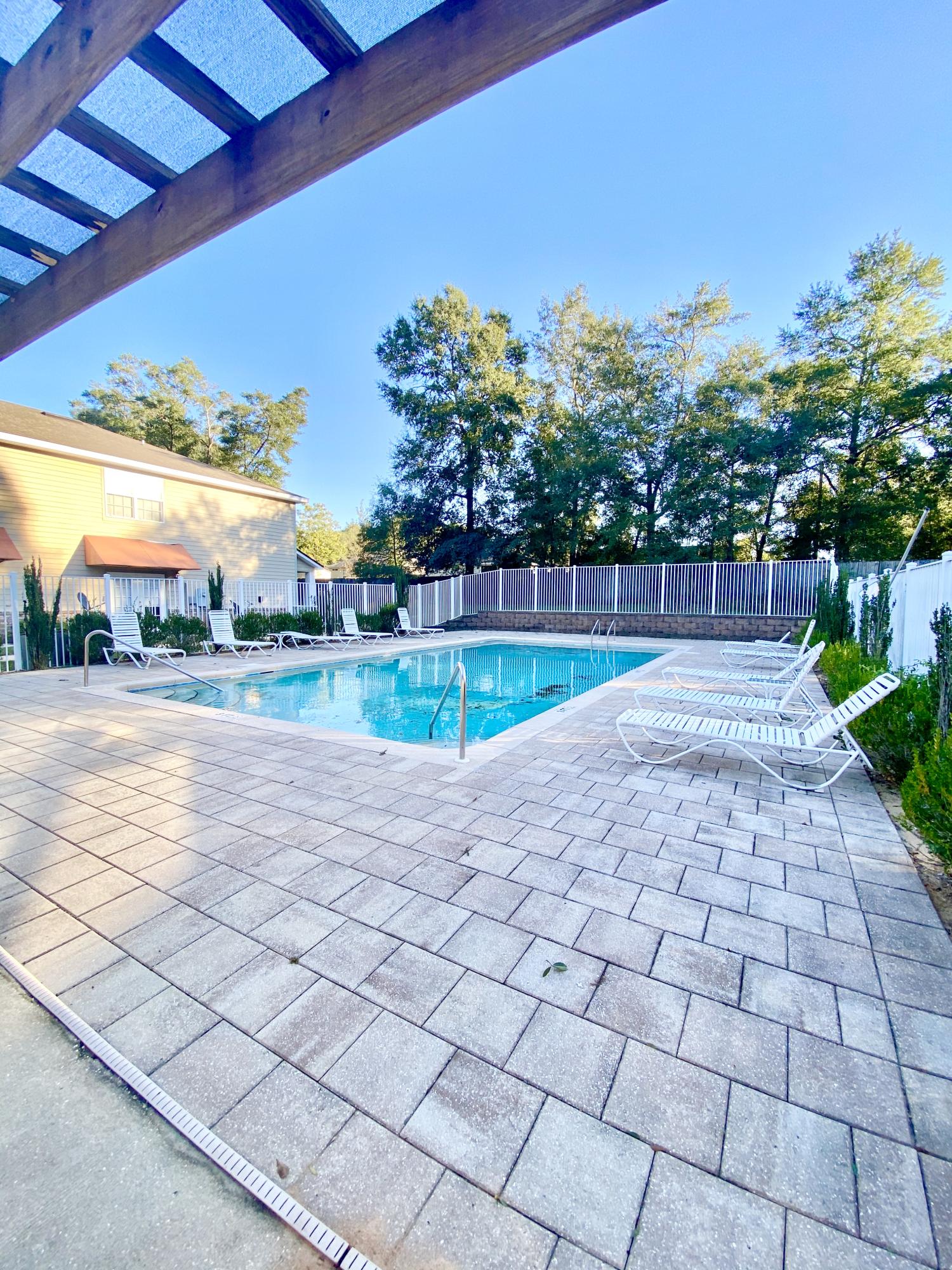 ARBOR LAKE - Residential