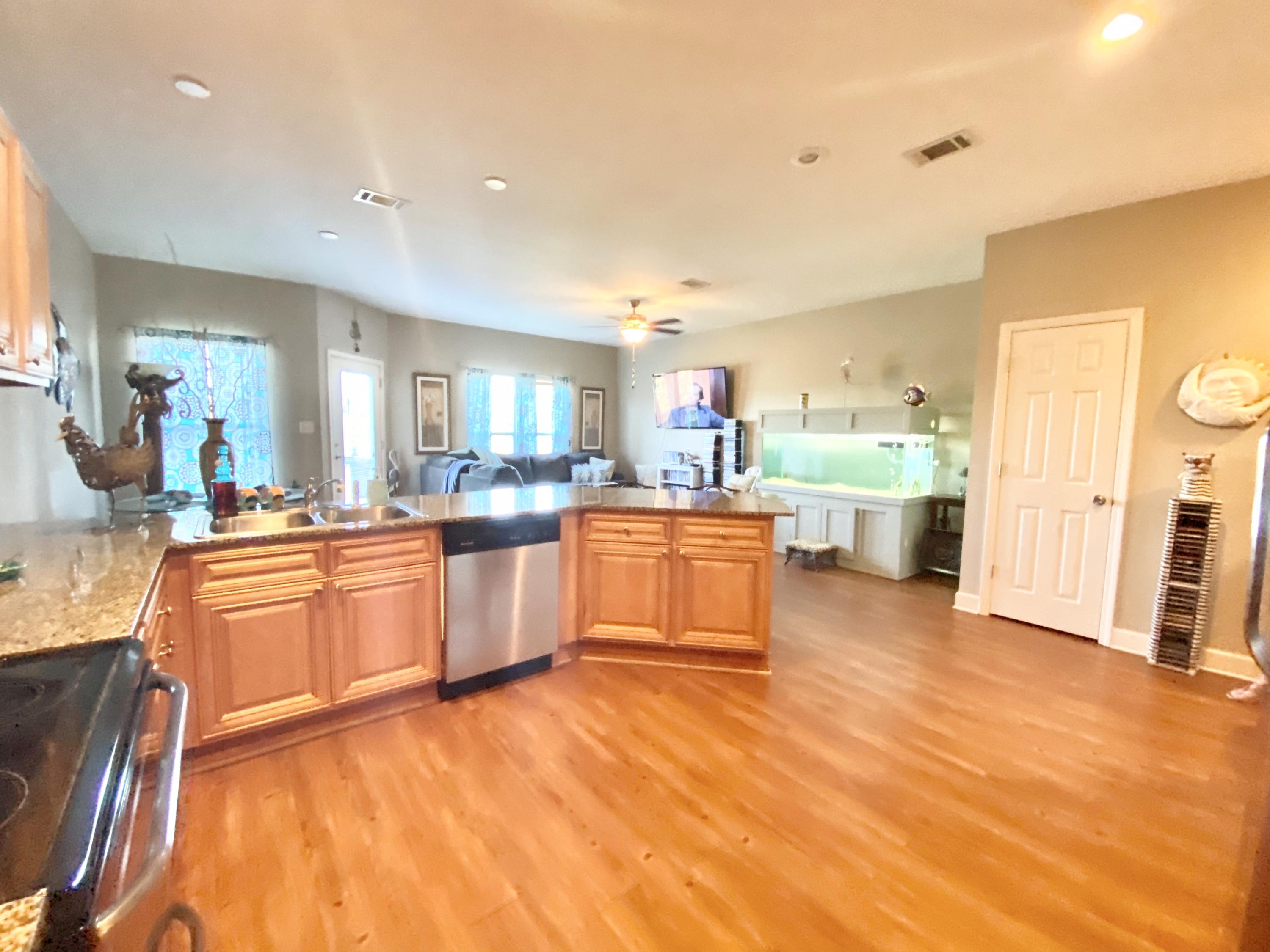 ARBOR LAKE - Residential