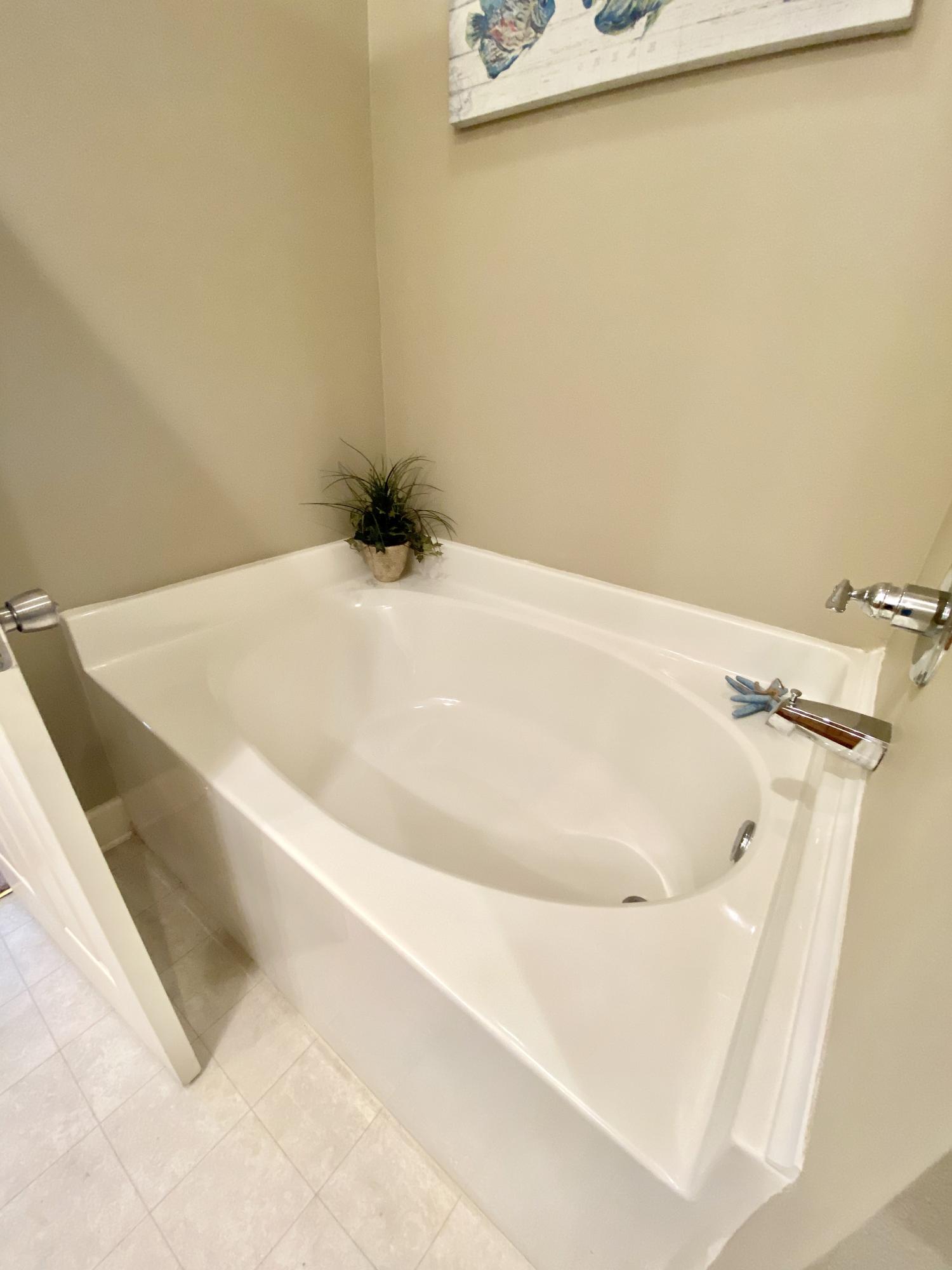 ARBOR LAKE - Residential