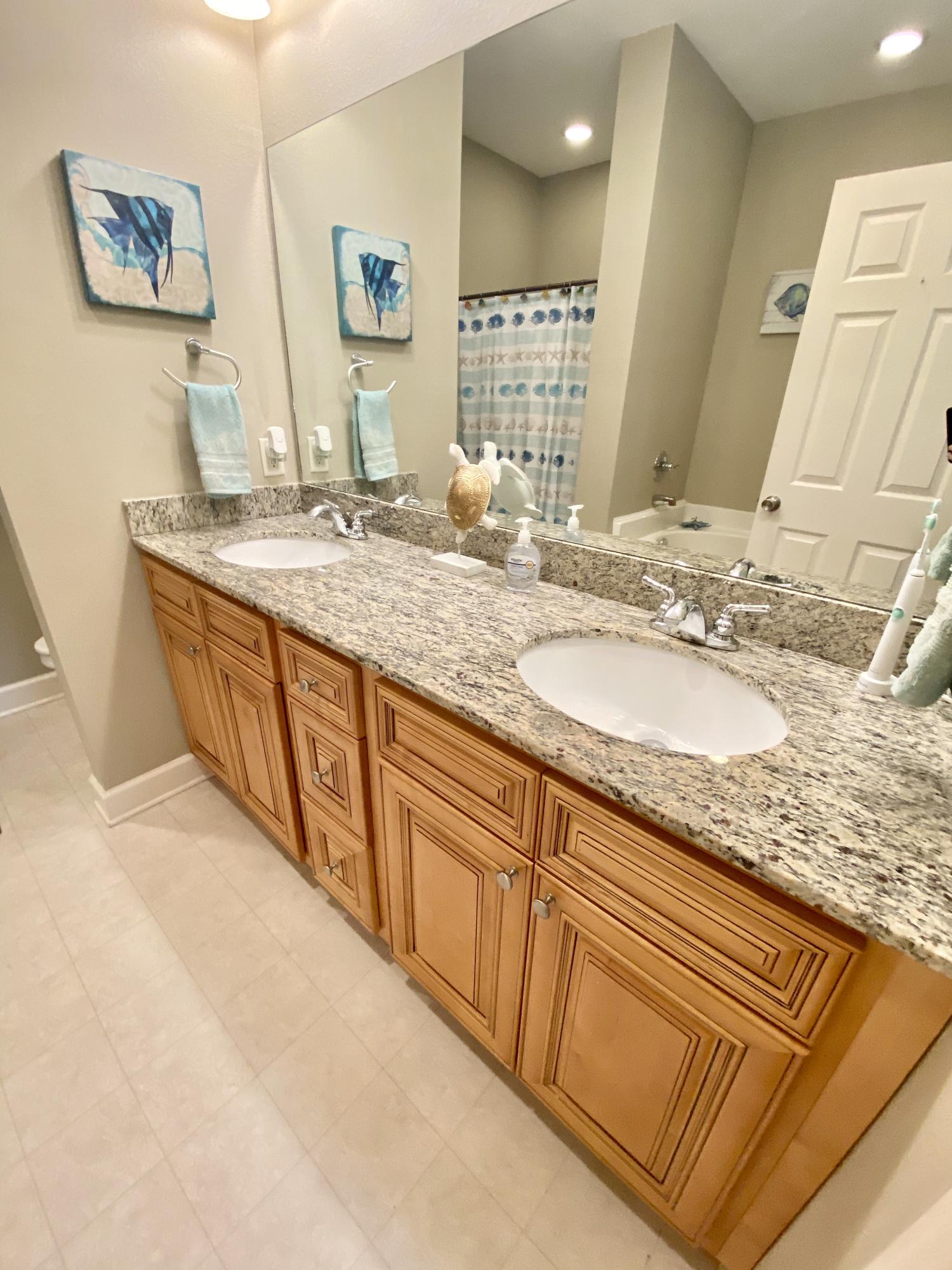 ARBOR LAKE - Residential