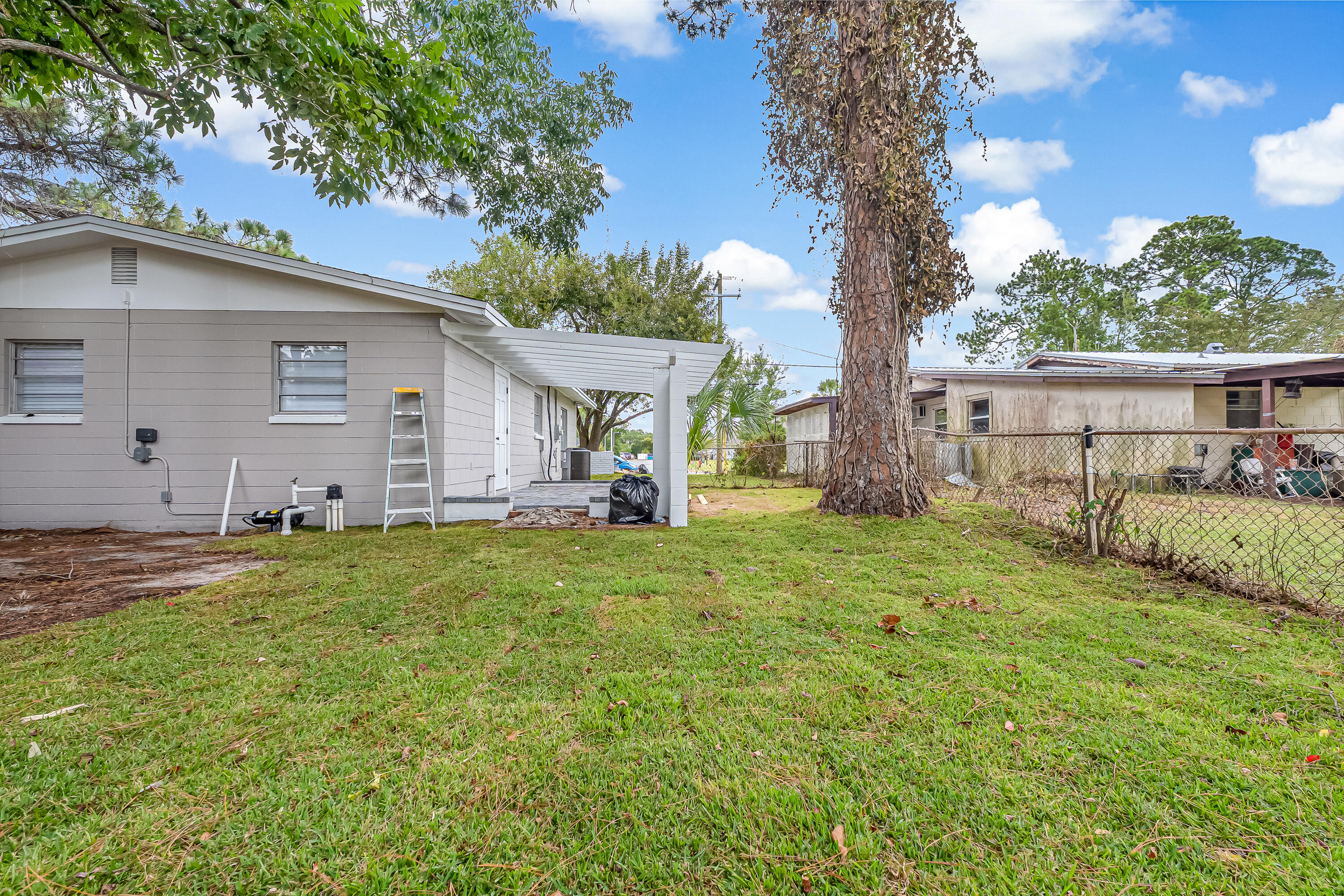 OAKLAND HEIGHTS - Residential