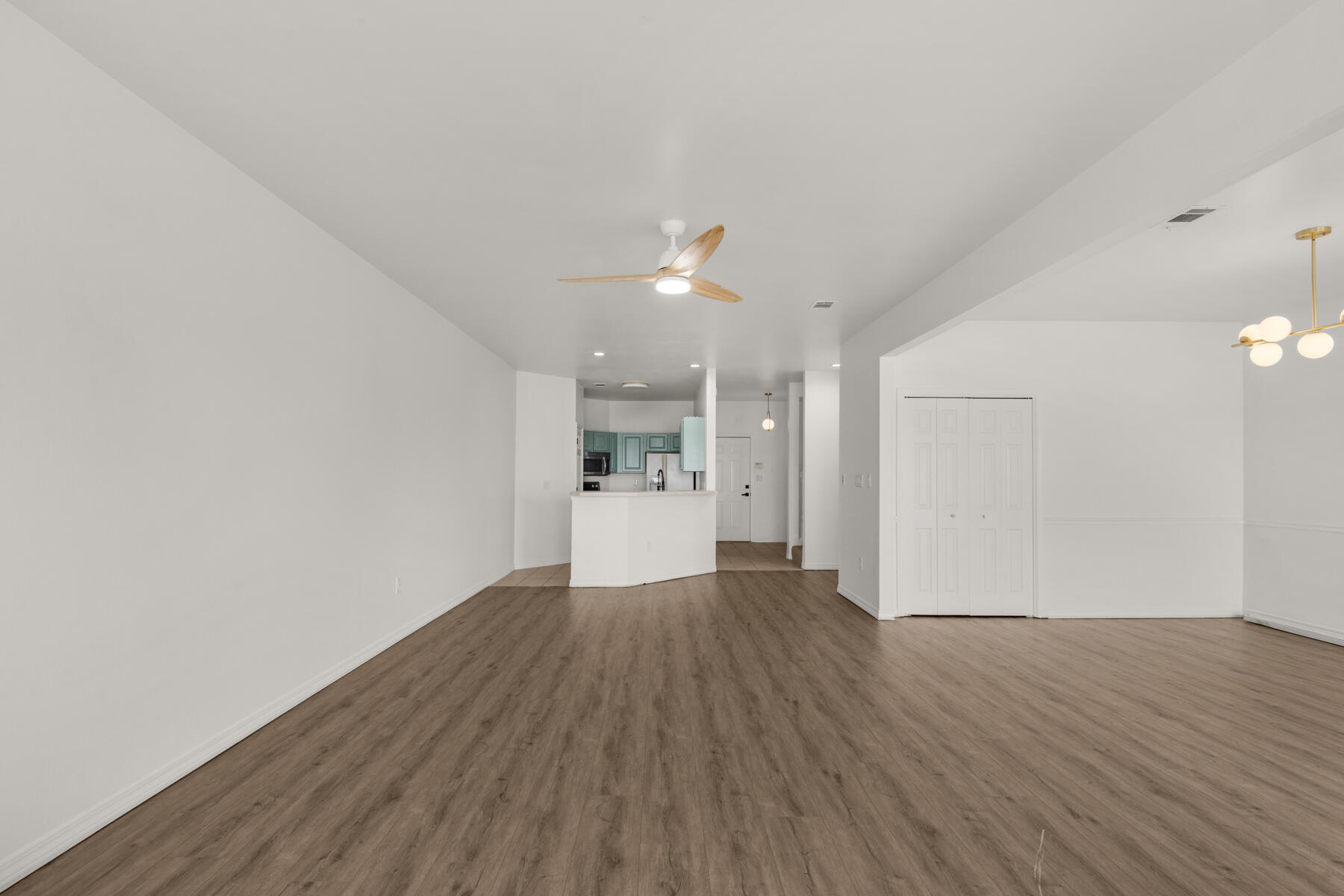 PELICAN COVE T/H - Residential