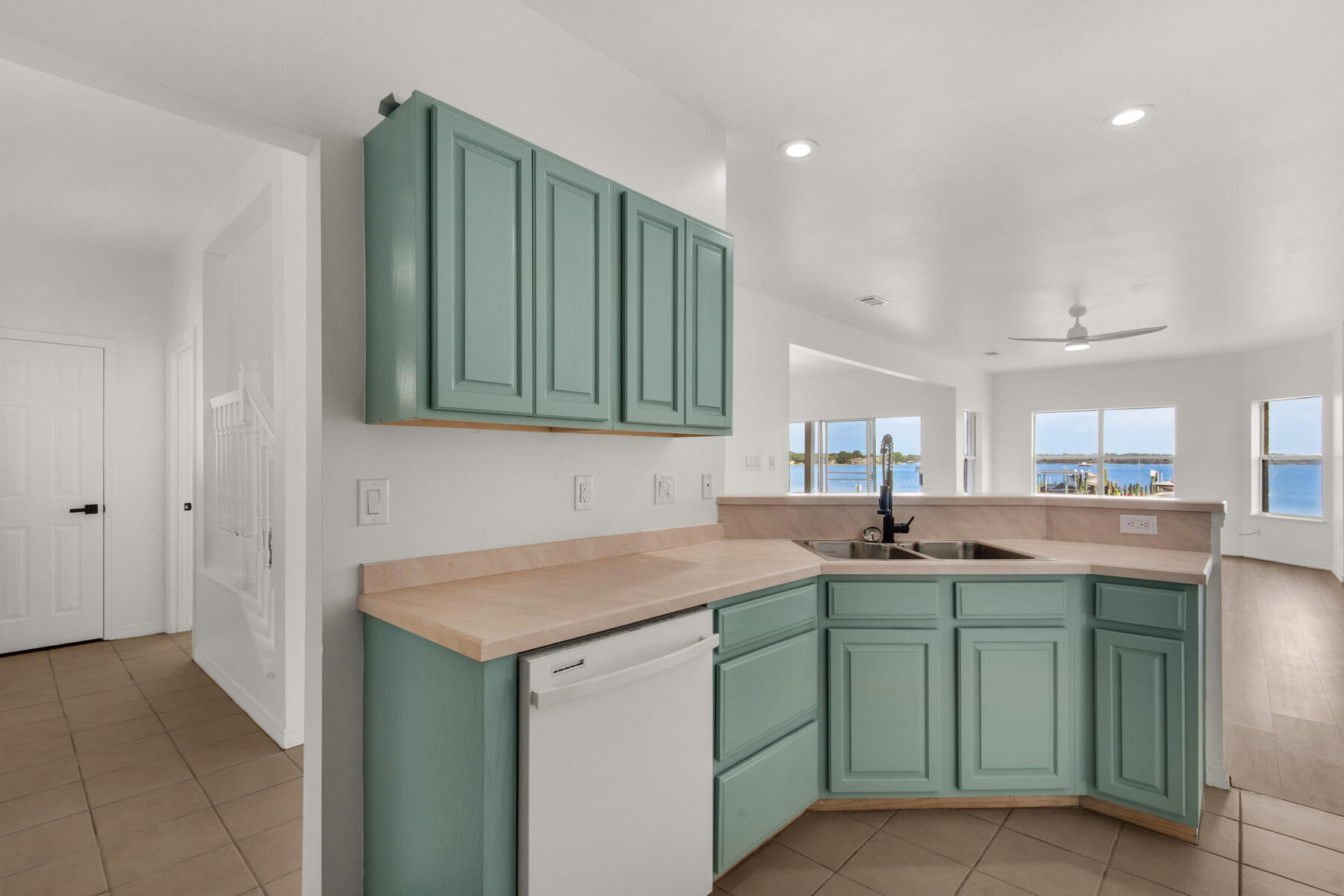 PELICAN COVE T/H - Residential