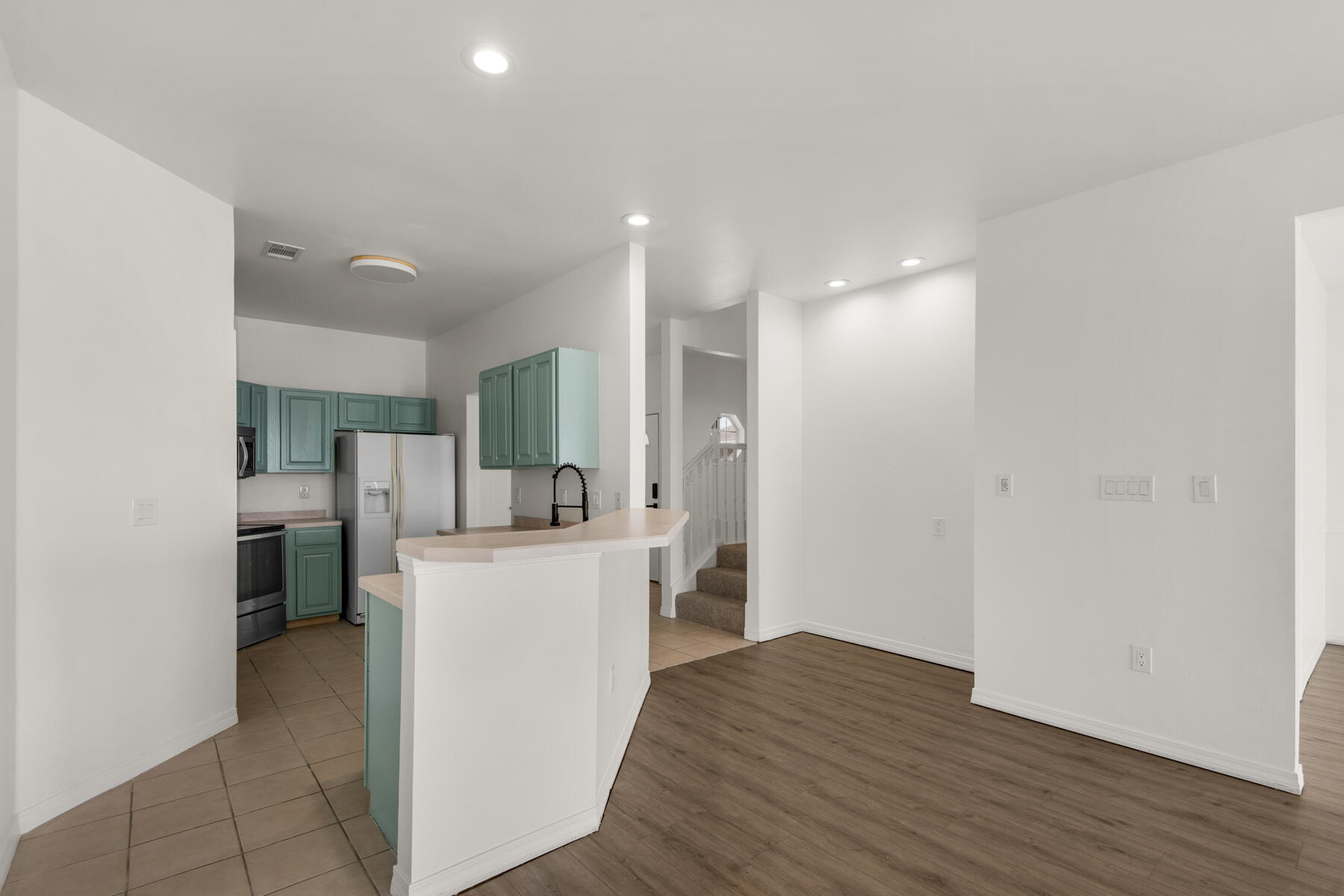 PELICAN COVE T/H - Residential
