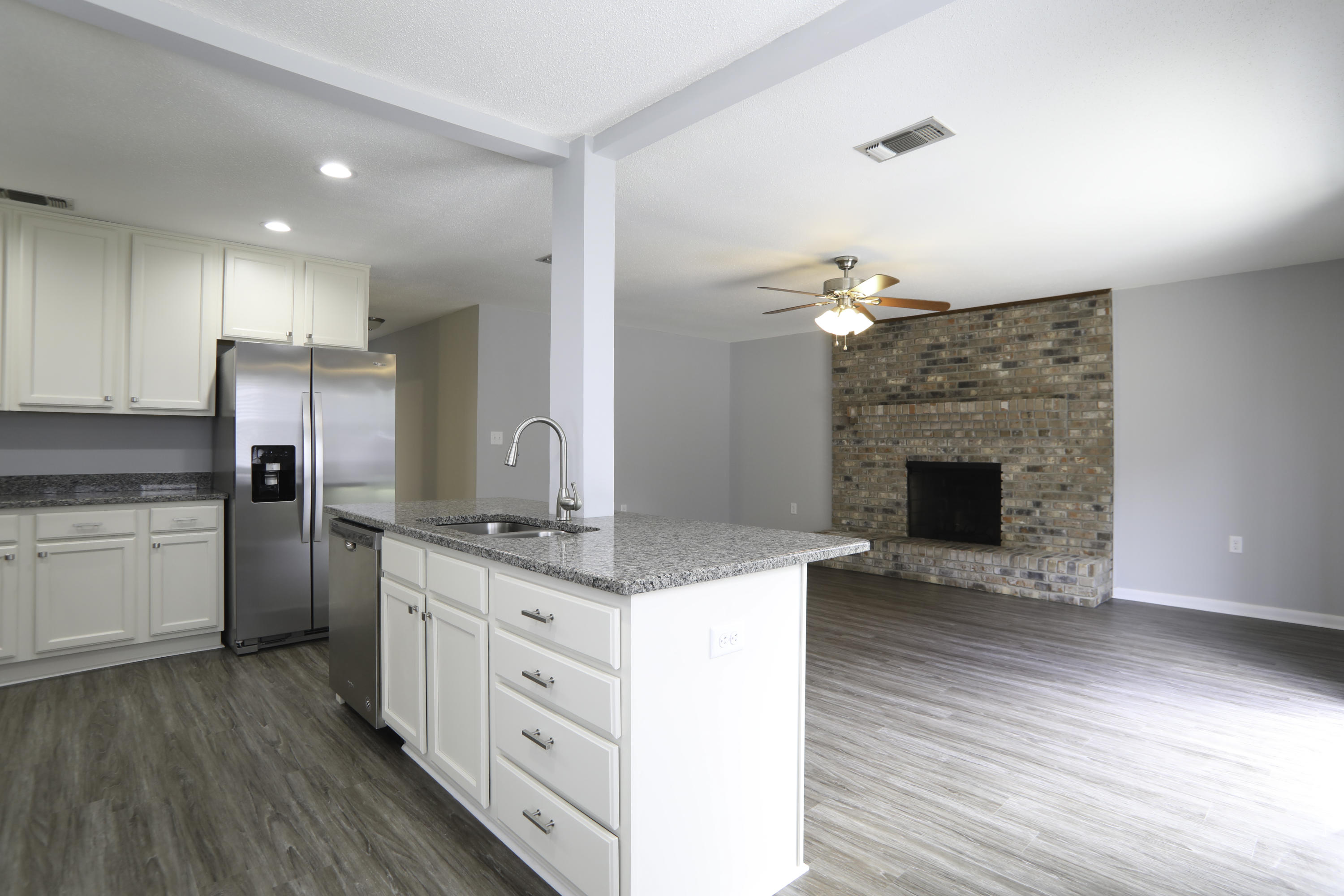 LAKE LORRAINE ESTATES 1 - Residential