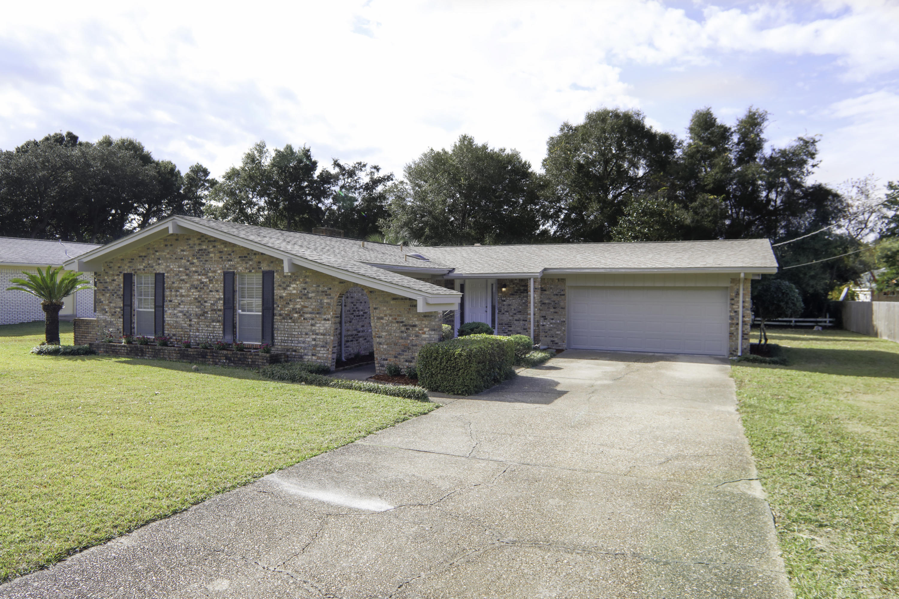 LAKE LORRAINE ESTATES 1 - Residential