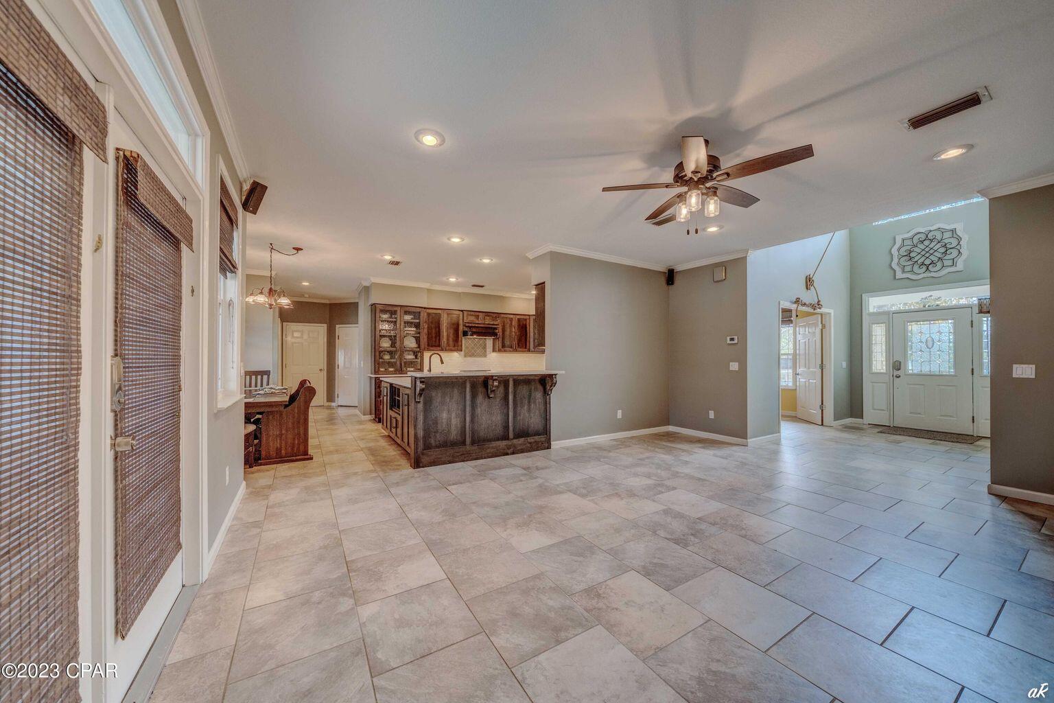 COLONY CLUB HARBOUR PH 3 - Residential