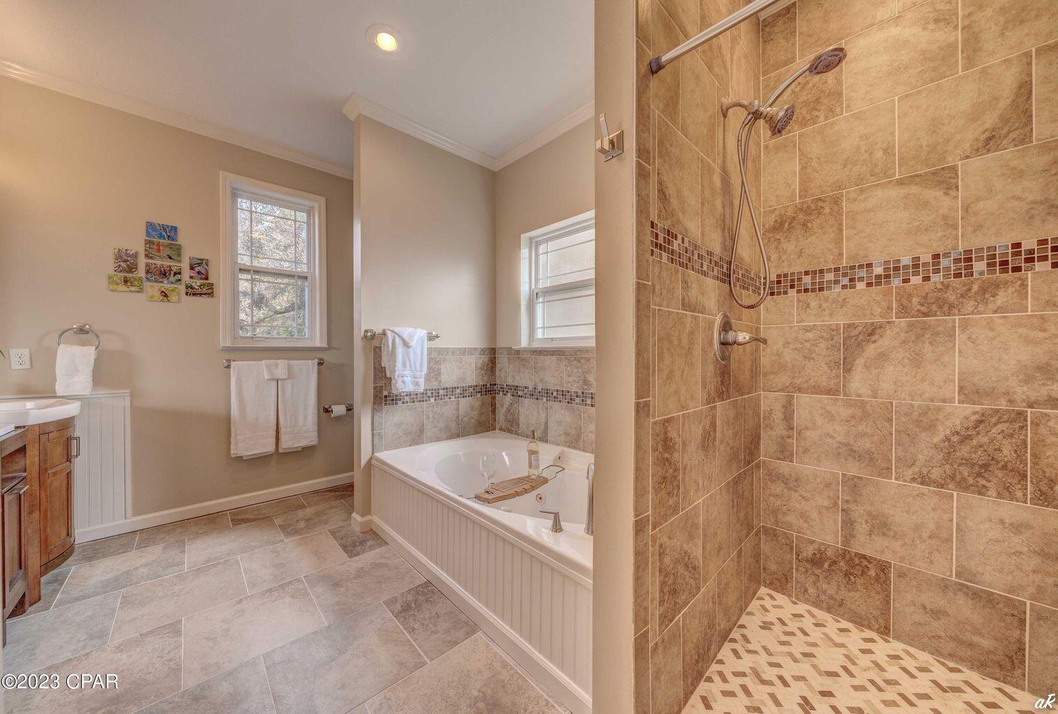 COLONY CLUB HARBOUR PH 3 - Residential