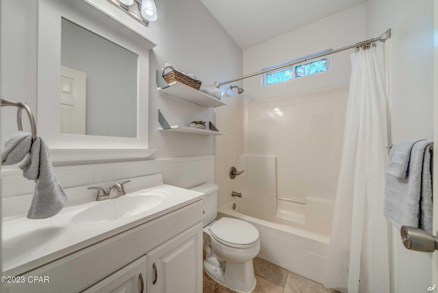 COLONY CLUB HARBOUR PH 3 - Residential