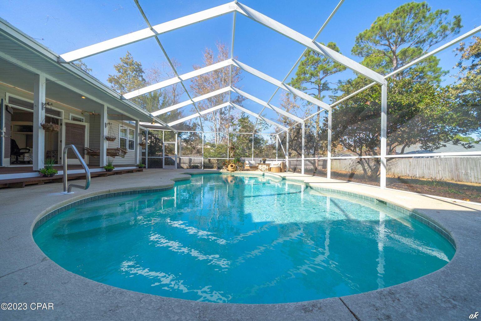 COLONY CLUB HARBOUR PH 3 - Residential