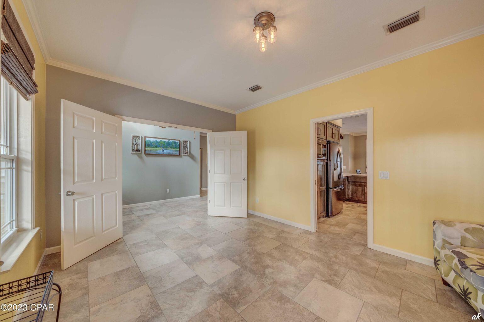 COLONY CLUB HARBOUR PH 3 - Residential