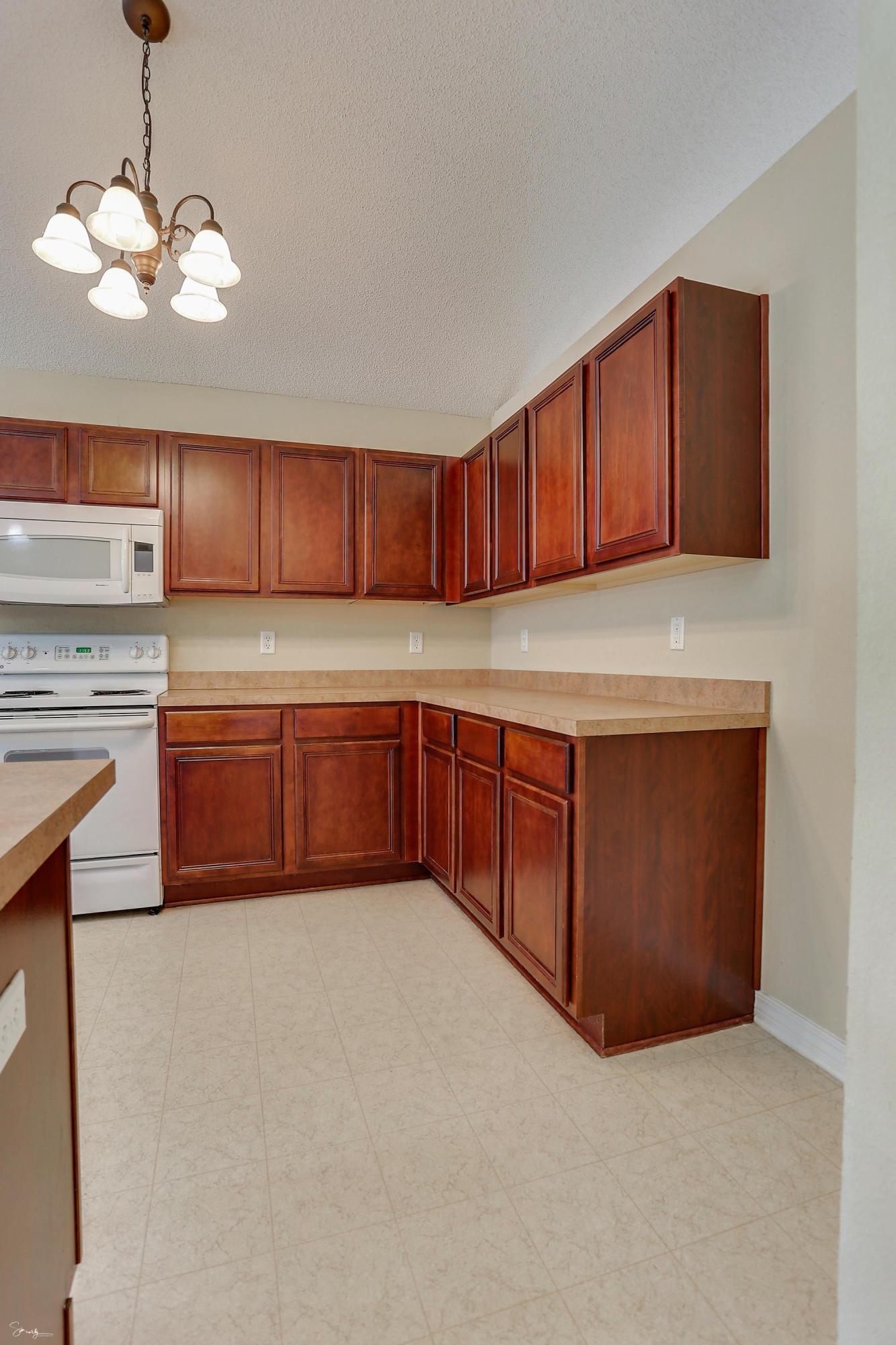 KELLIE'S WAY - Residential