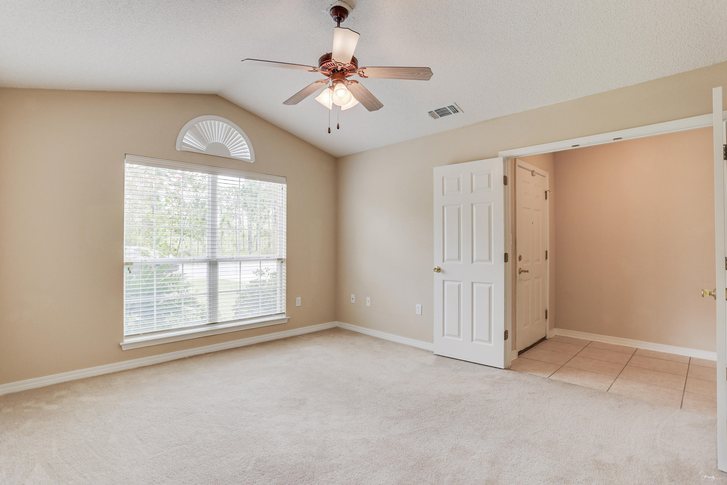 KELLIE'S WAY - Residential