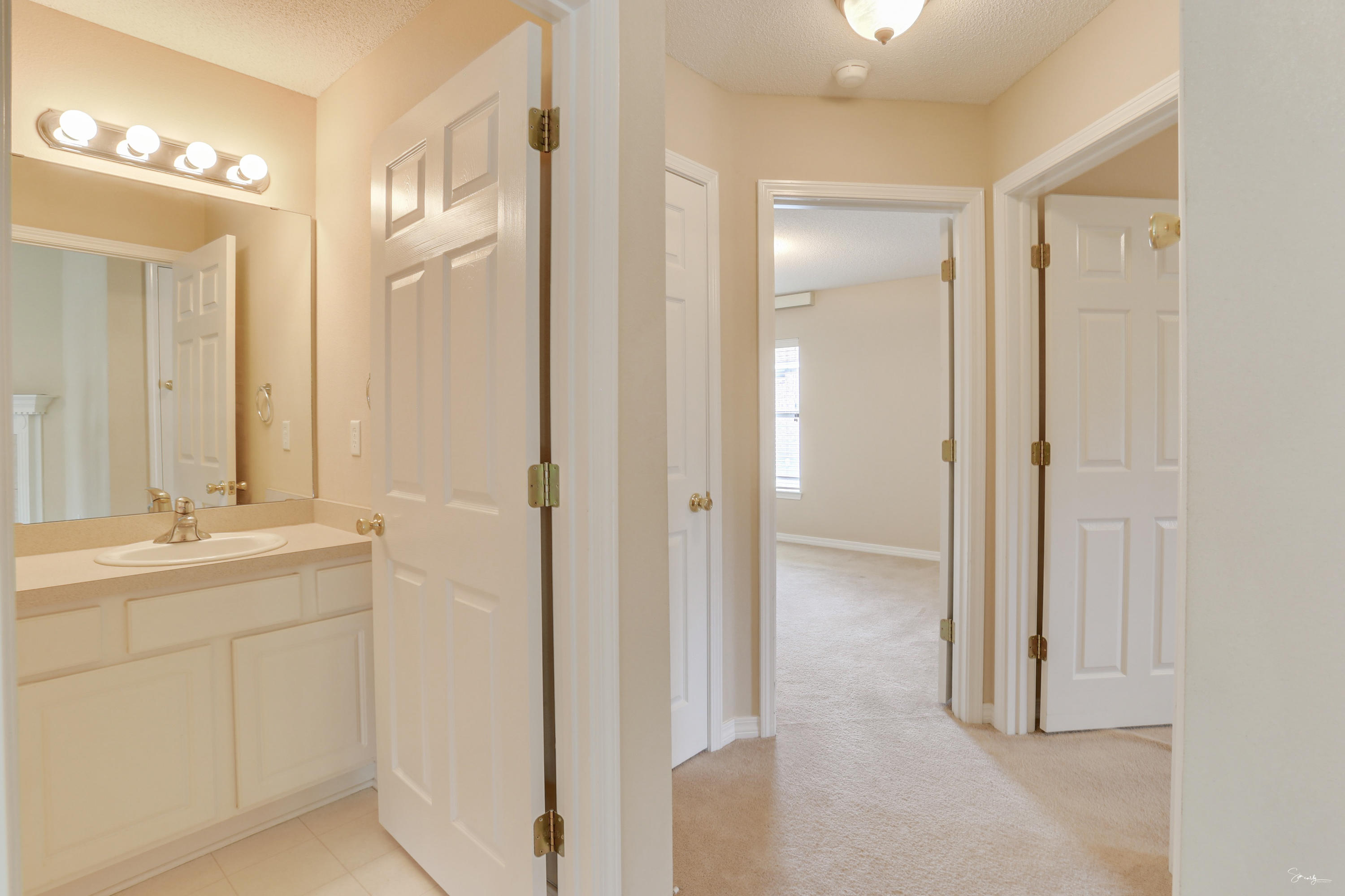 KELLIE'S WAY - Residential