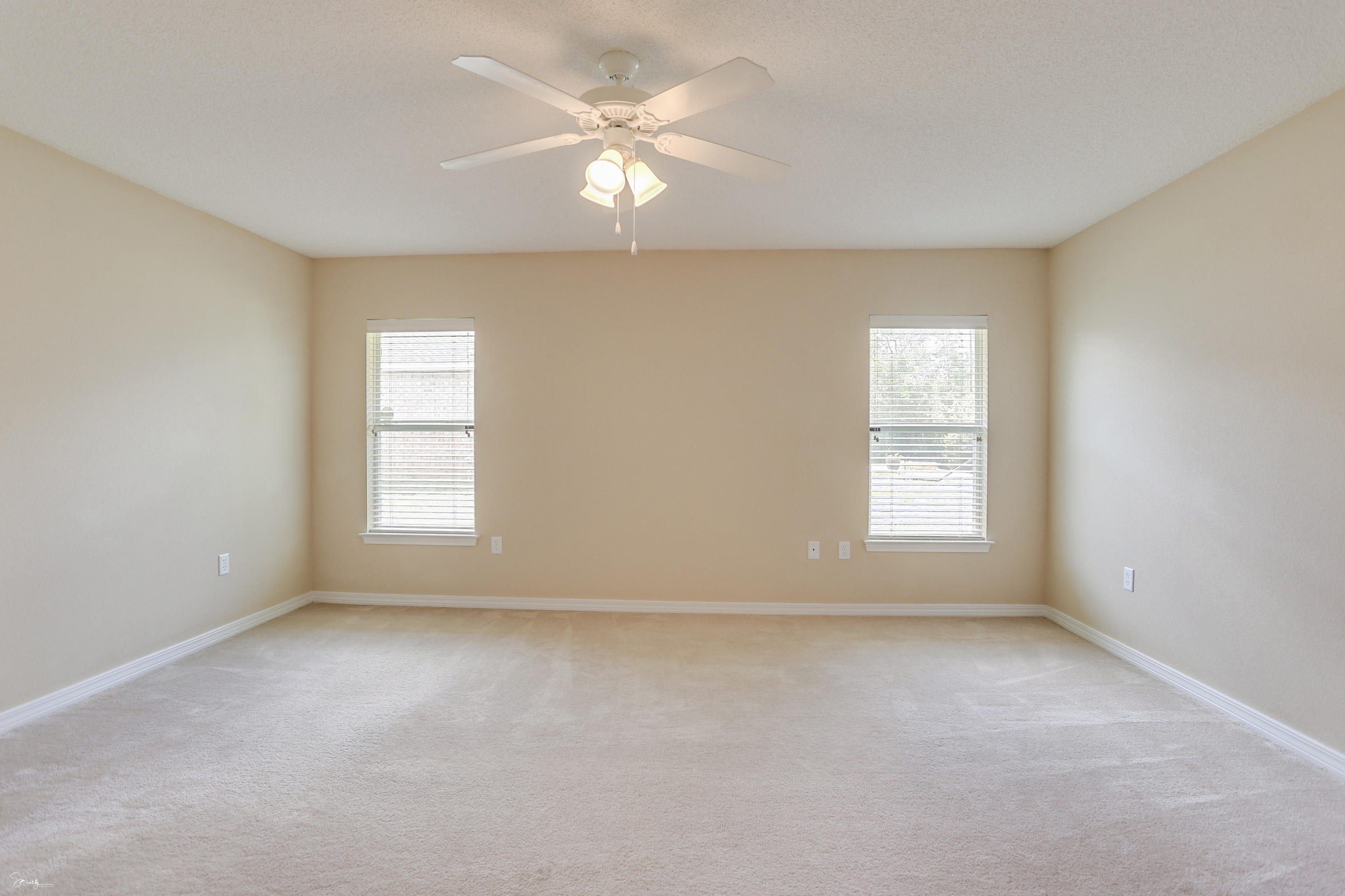 KELLIE'S WAY - Residential