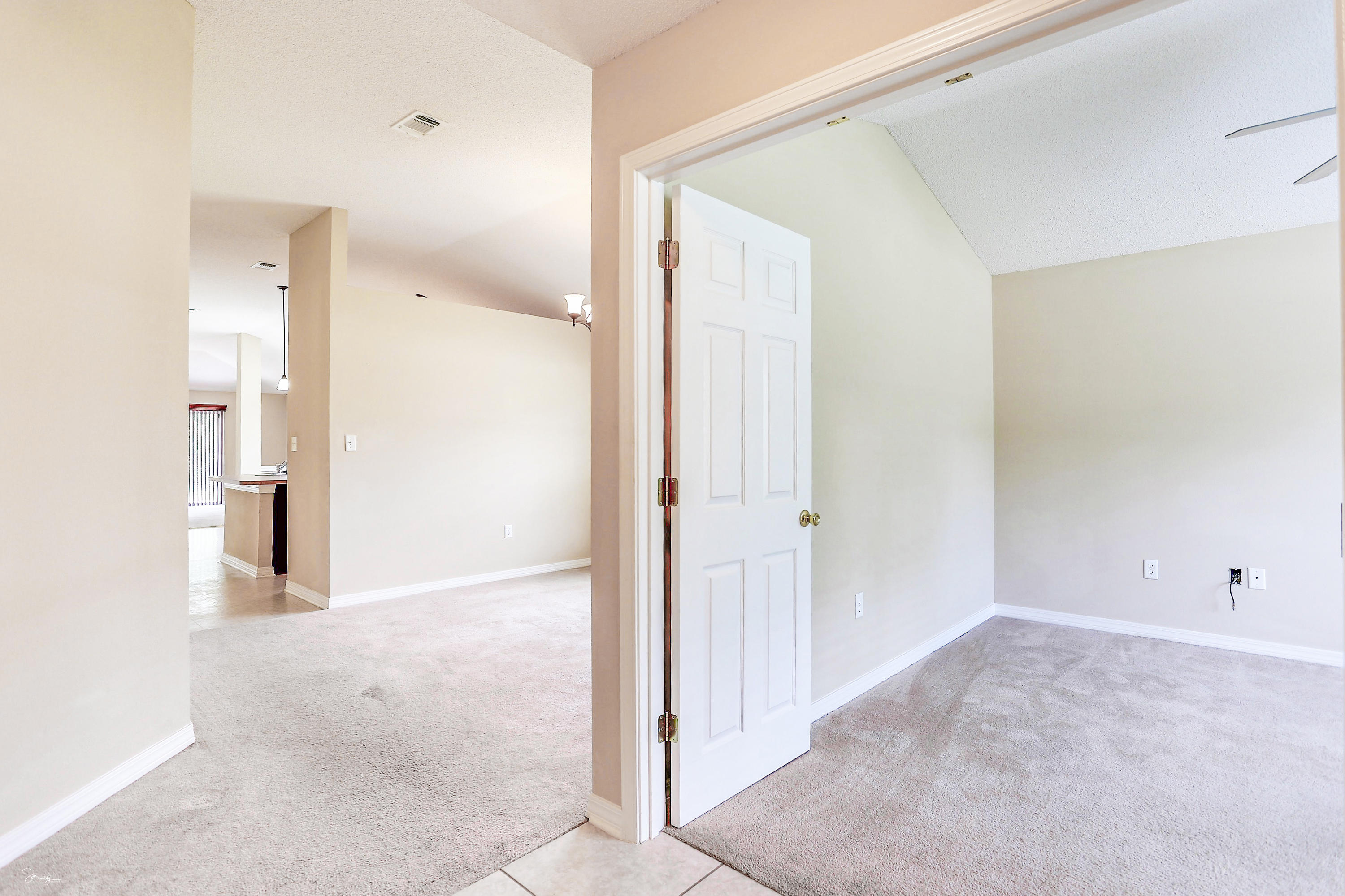 KELLIE'S WAY - Residential