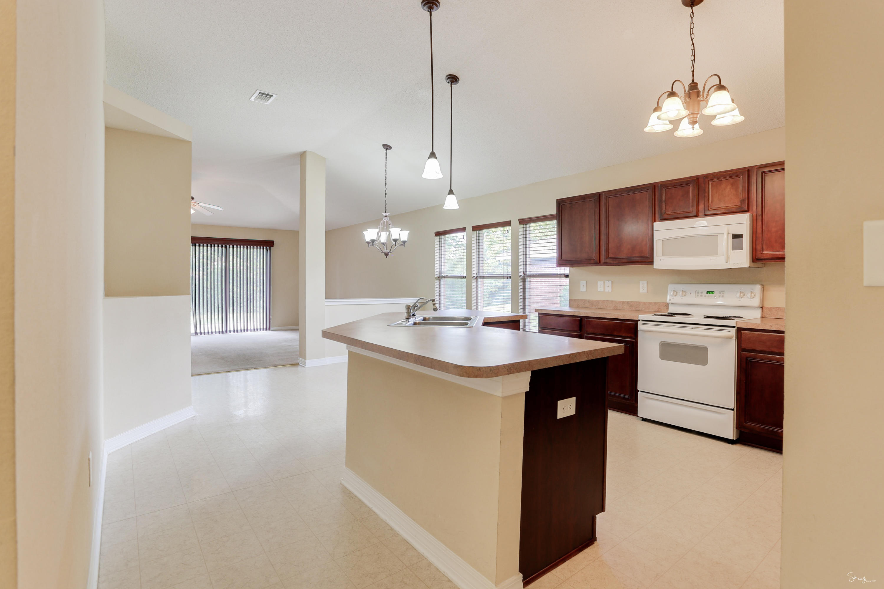 KELLIE'S WAY - Residential