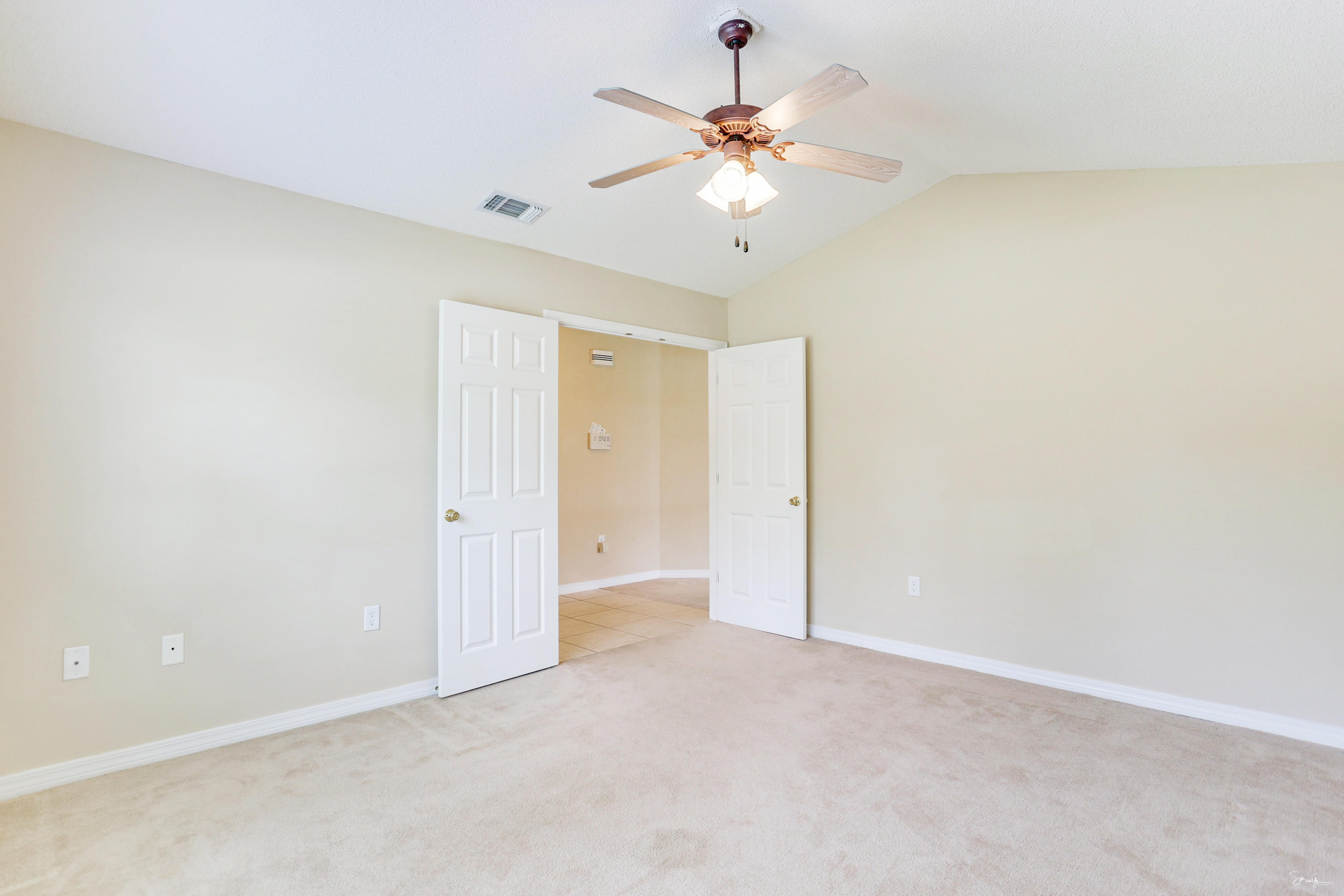 KELLIE'S WAY - Residential