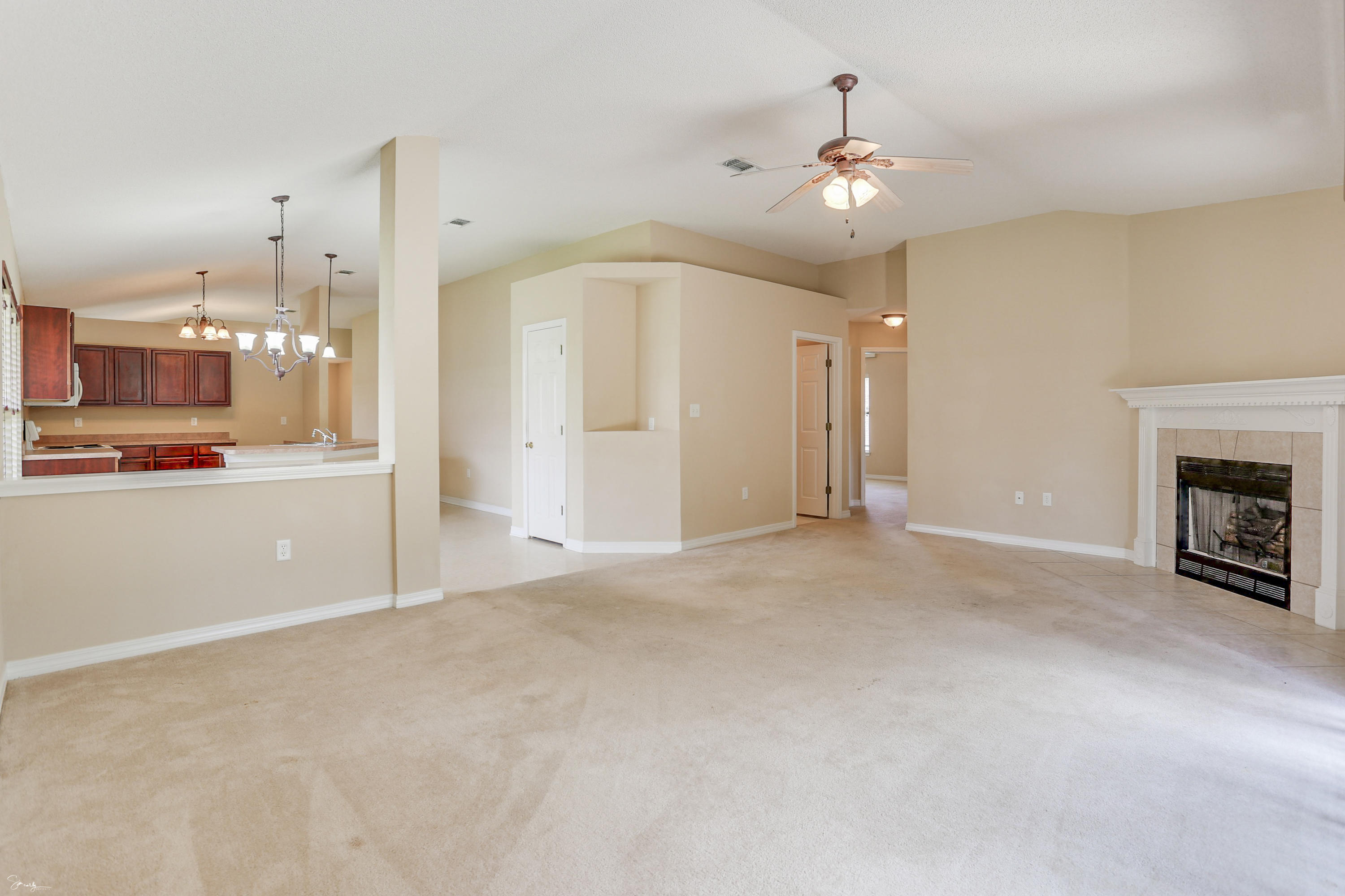 KELLIE'S WAY - Residential