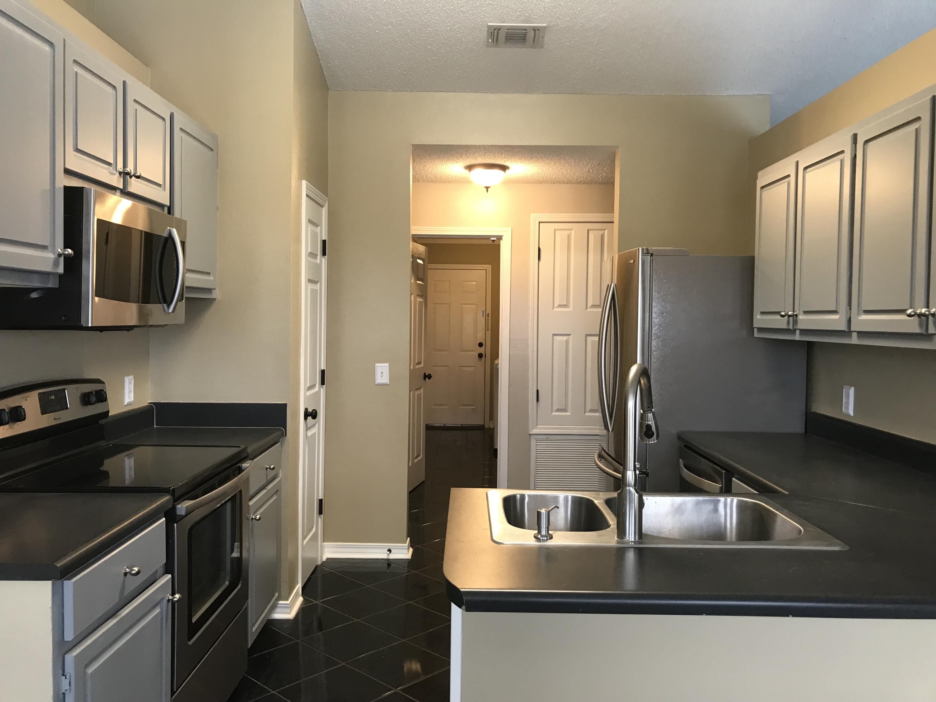 RIVERCHASE PH II - Residential Lease