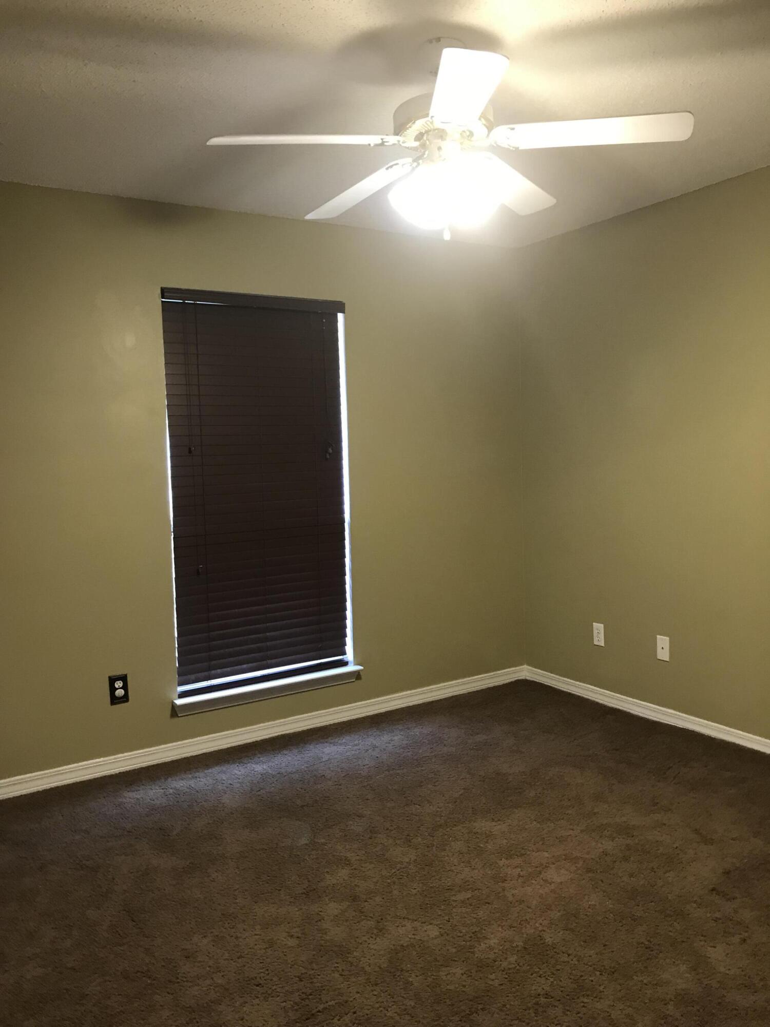 RIVERCHASE PH II - Residential Lease