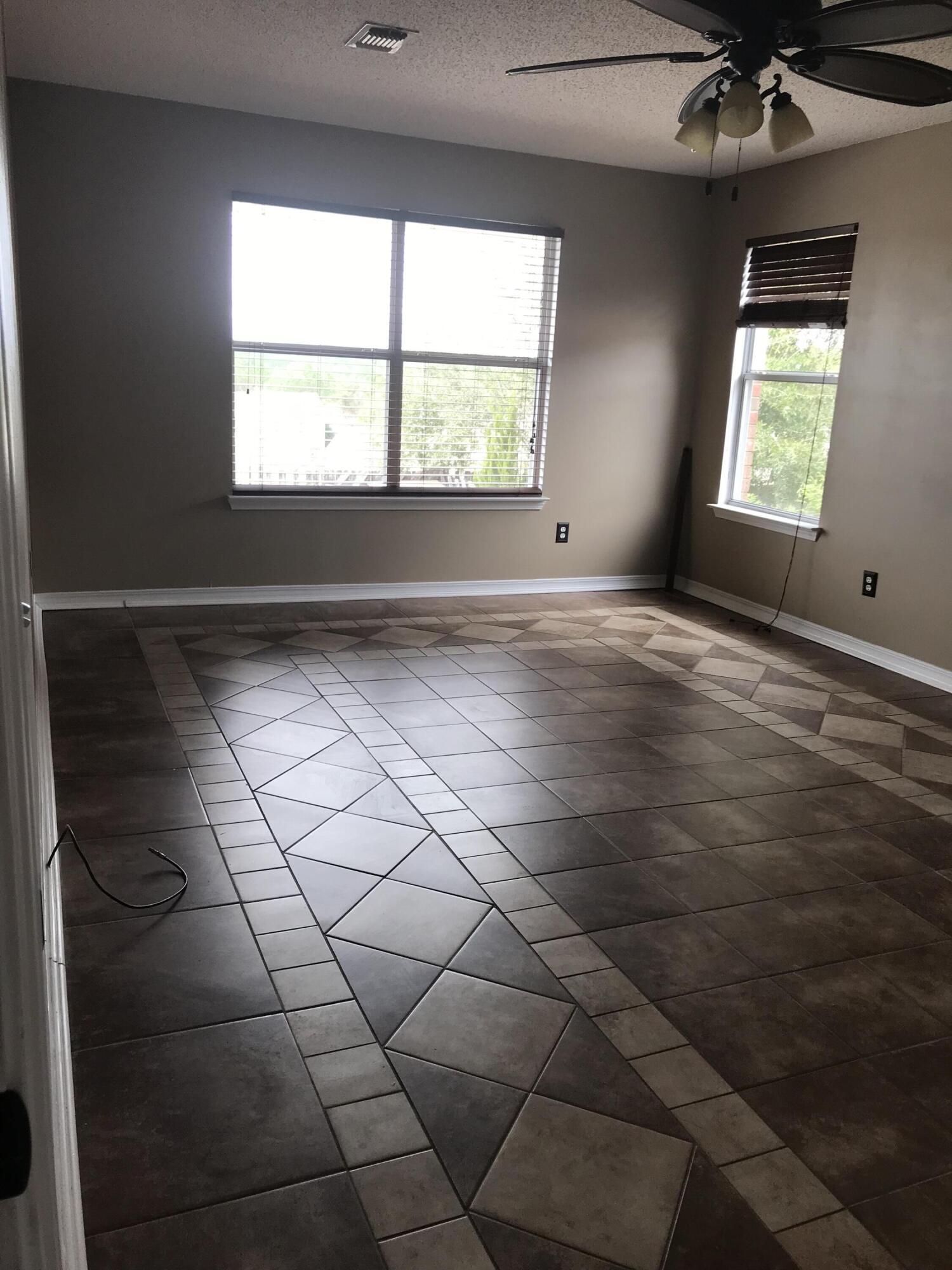 RIVERCHASE PH II - Residential Lease