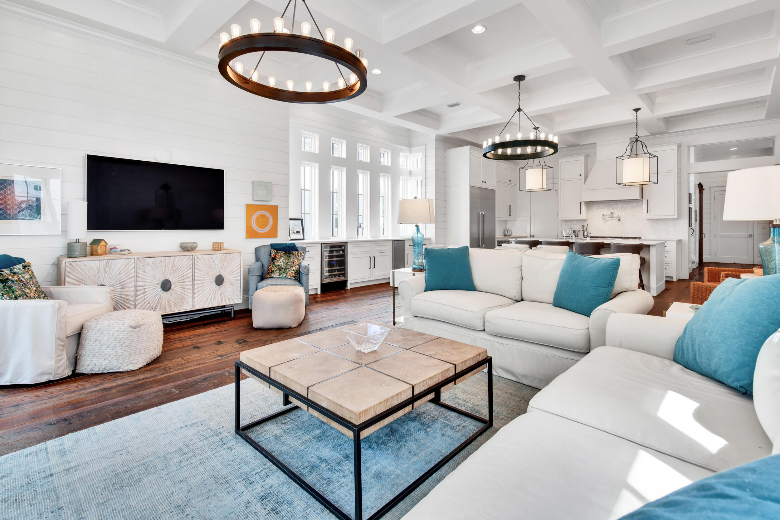 CHURCHILL OAKS - Residential