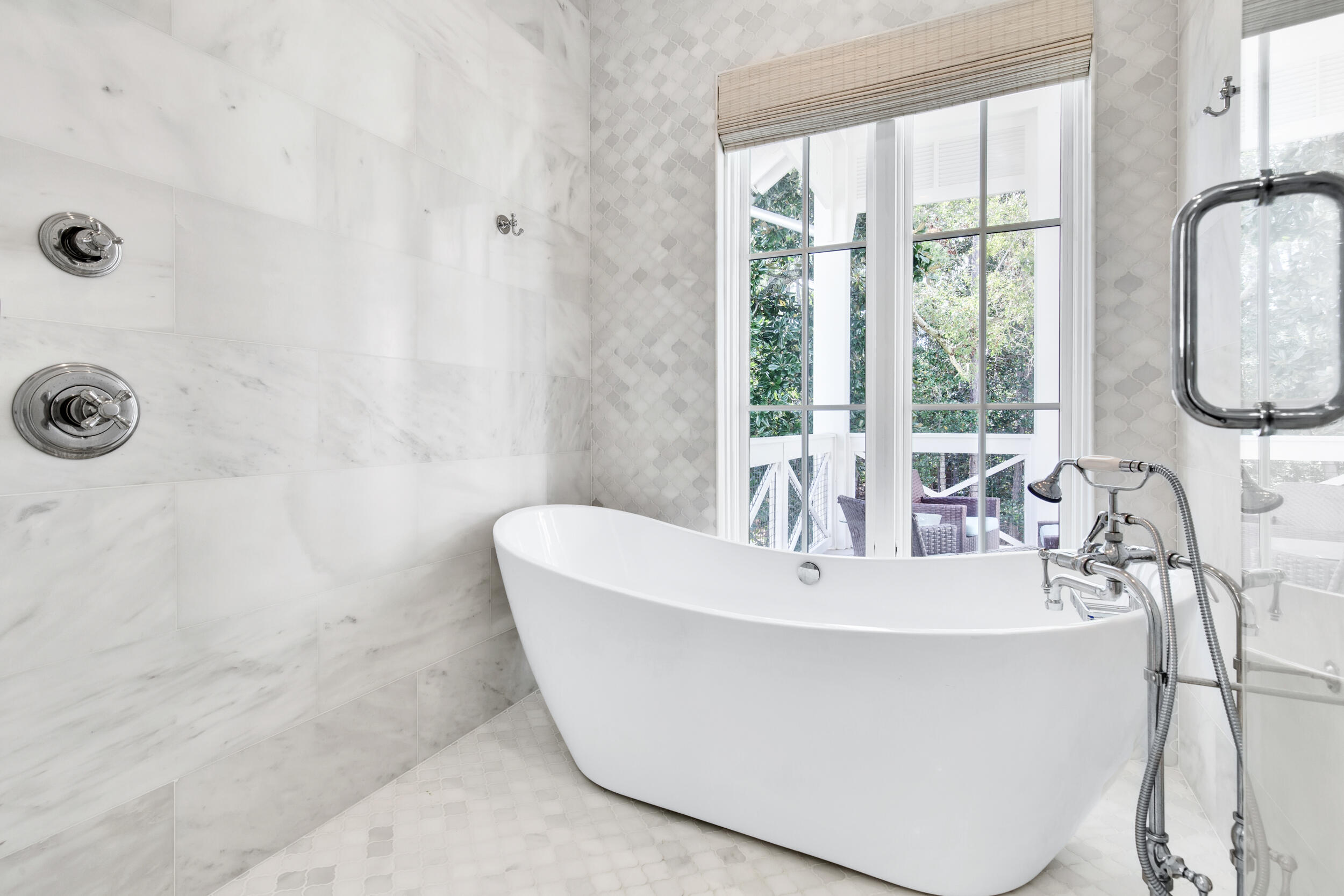 CHURCHILL OAKS - Residential