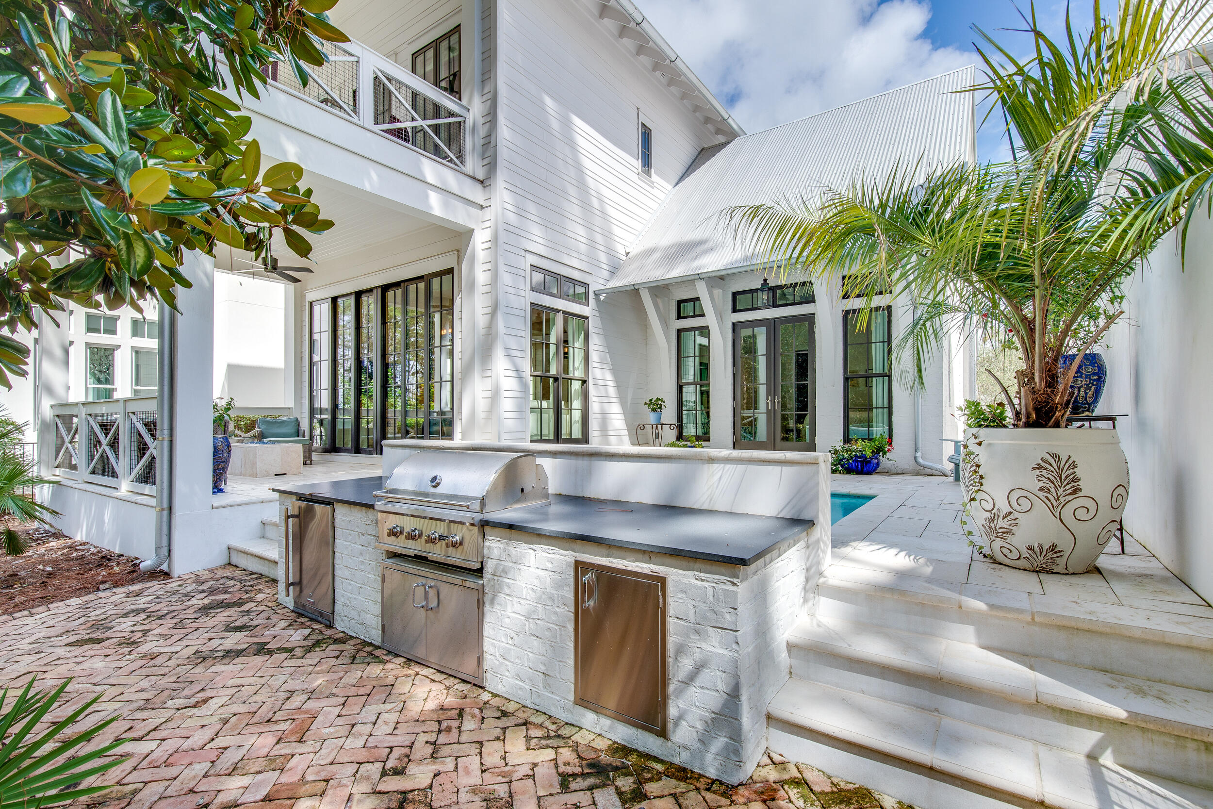 CHURCHILL OAKS - Residential