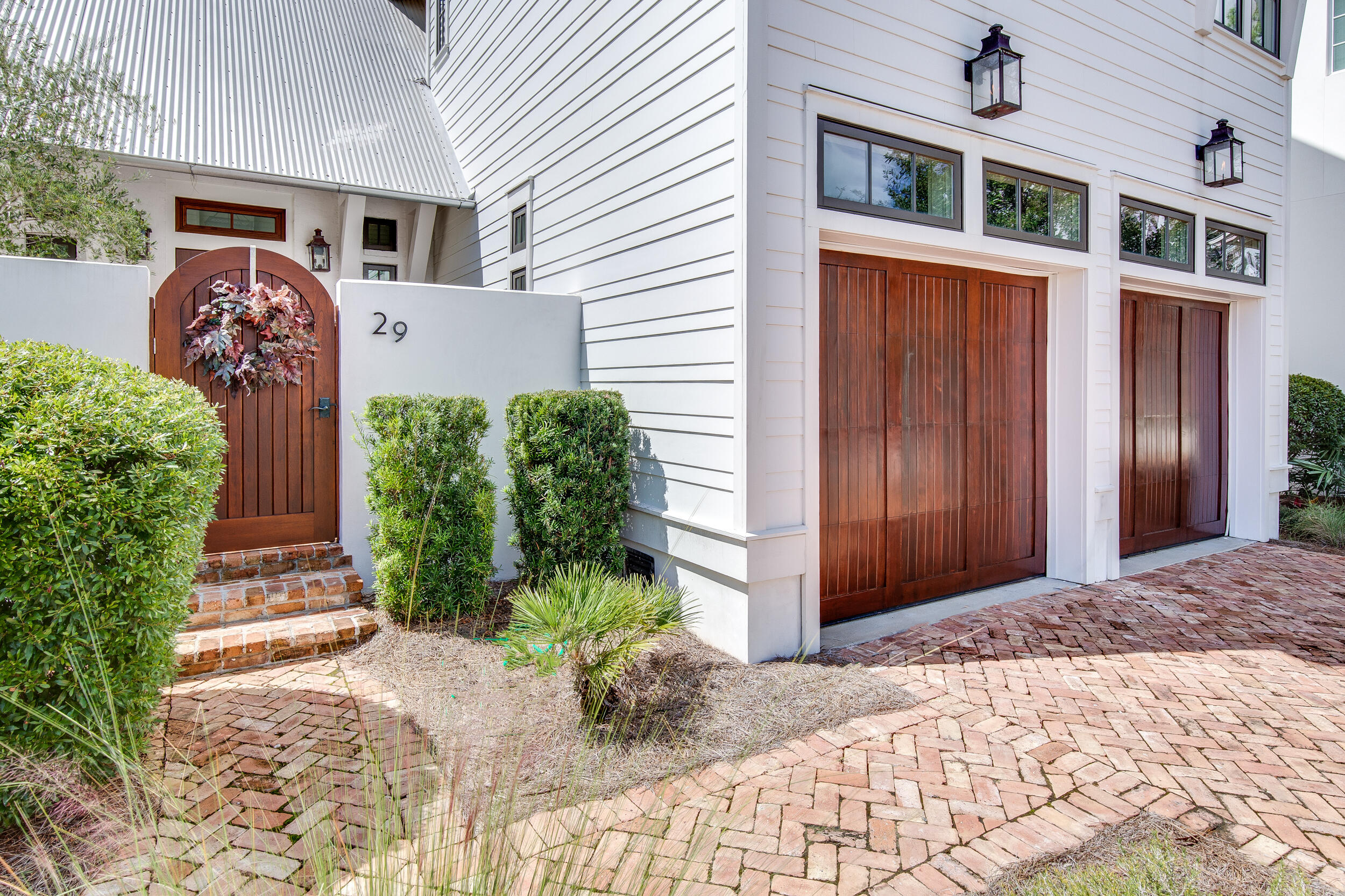 CHURCHILL OAKS - Residential