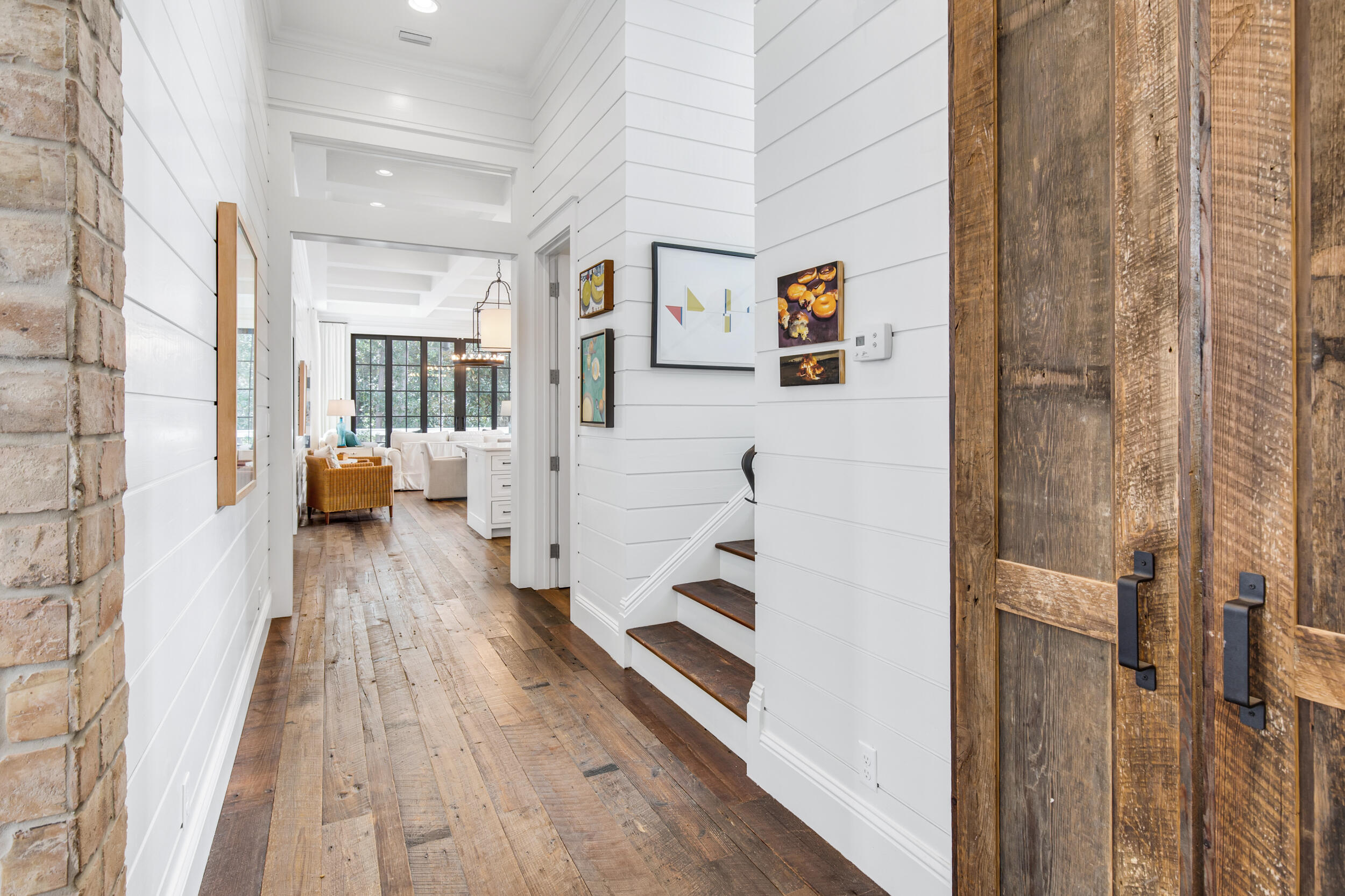 CHURCHILL OAKS - Residential