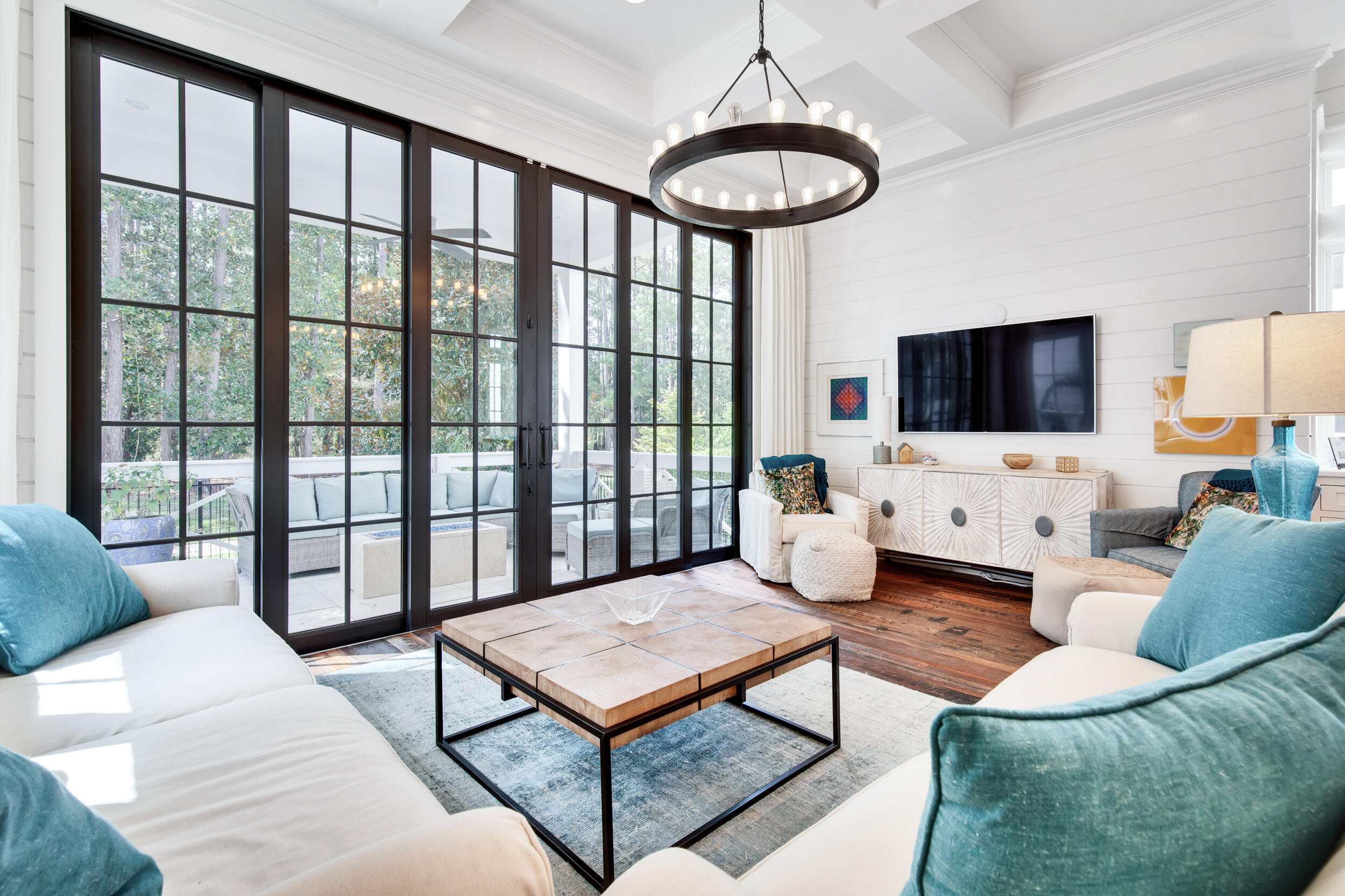 CHURCHILL OAKS - Residential